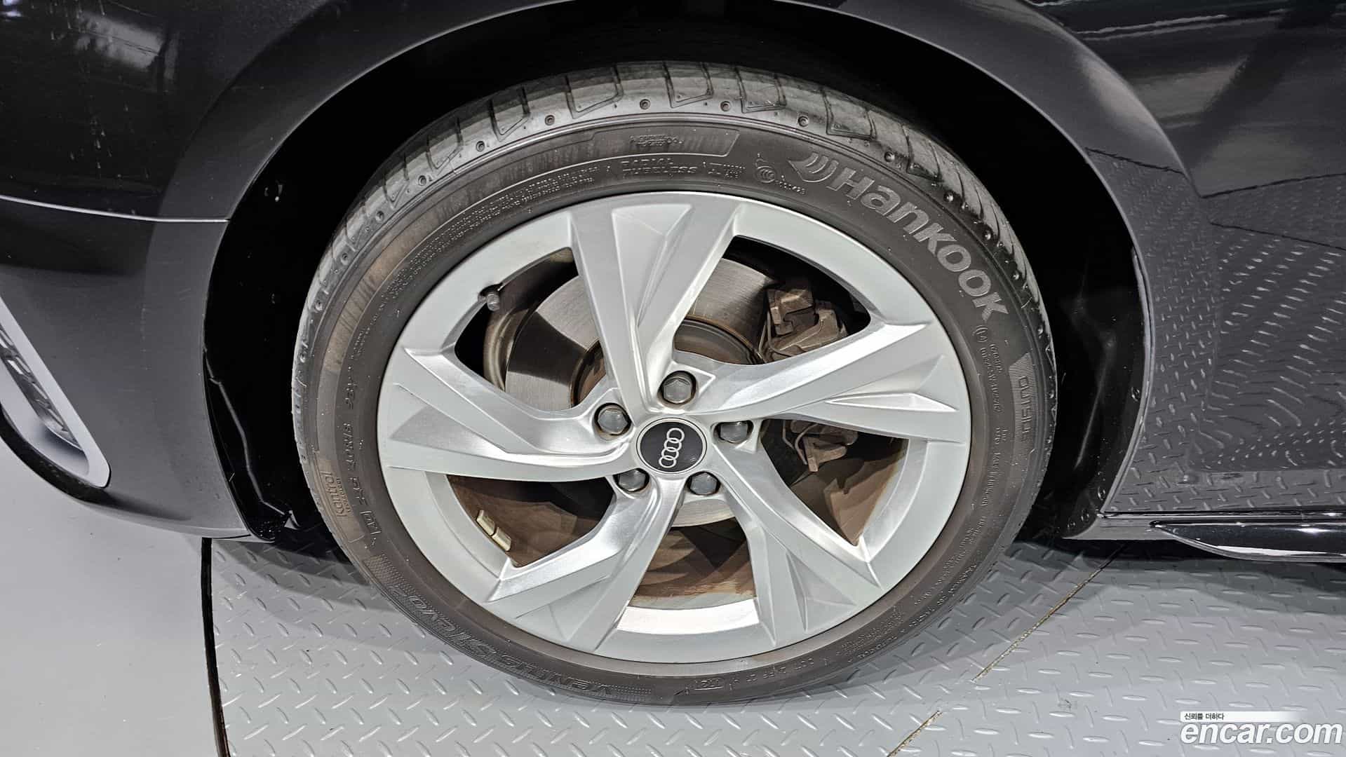 A4 Audi 2021.11-OUTER-005