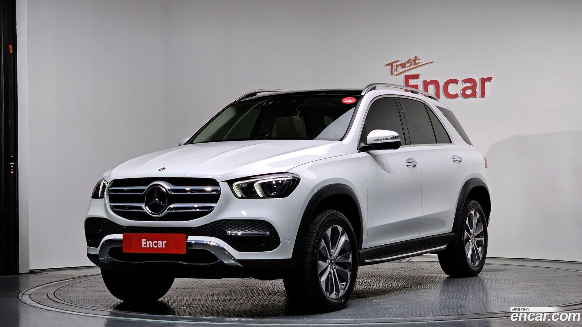 Main__Slider__Photo:GLE-Class Mercedes-Benz 2022.9-0