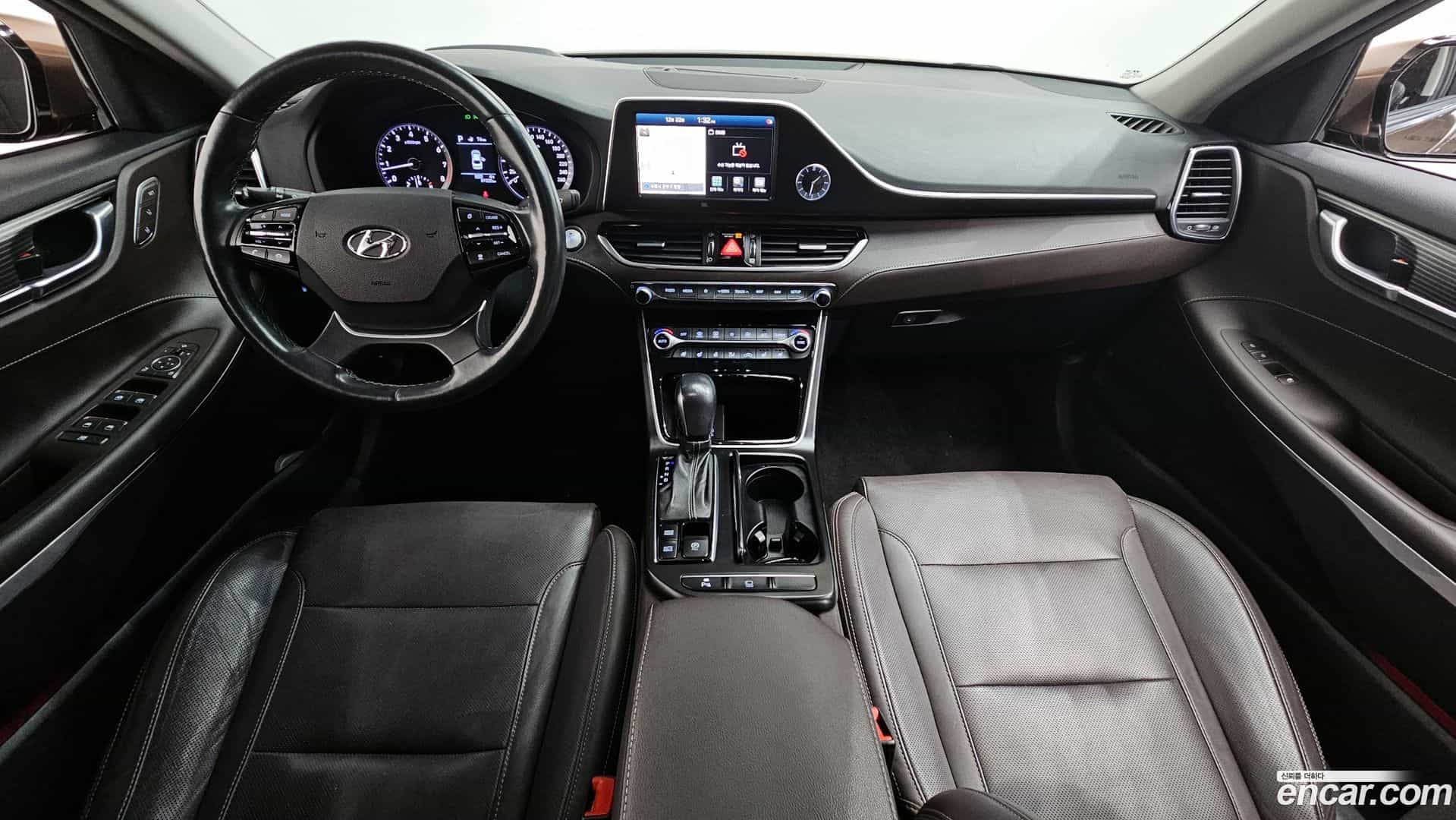 Grandeur Hyundai 2017.10-INNER-007