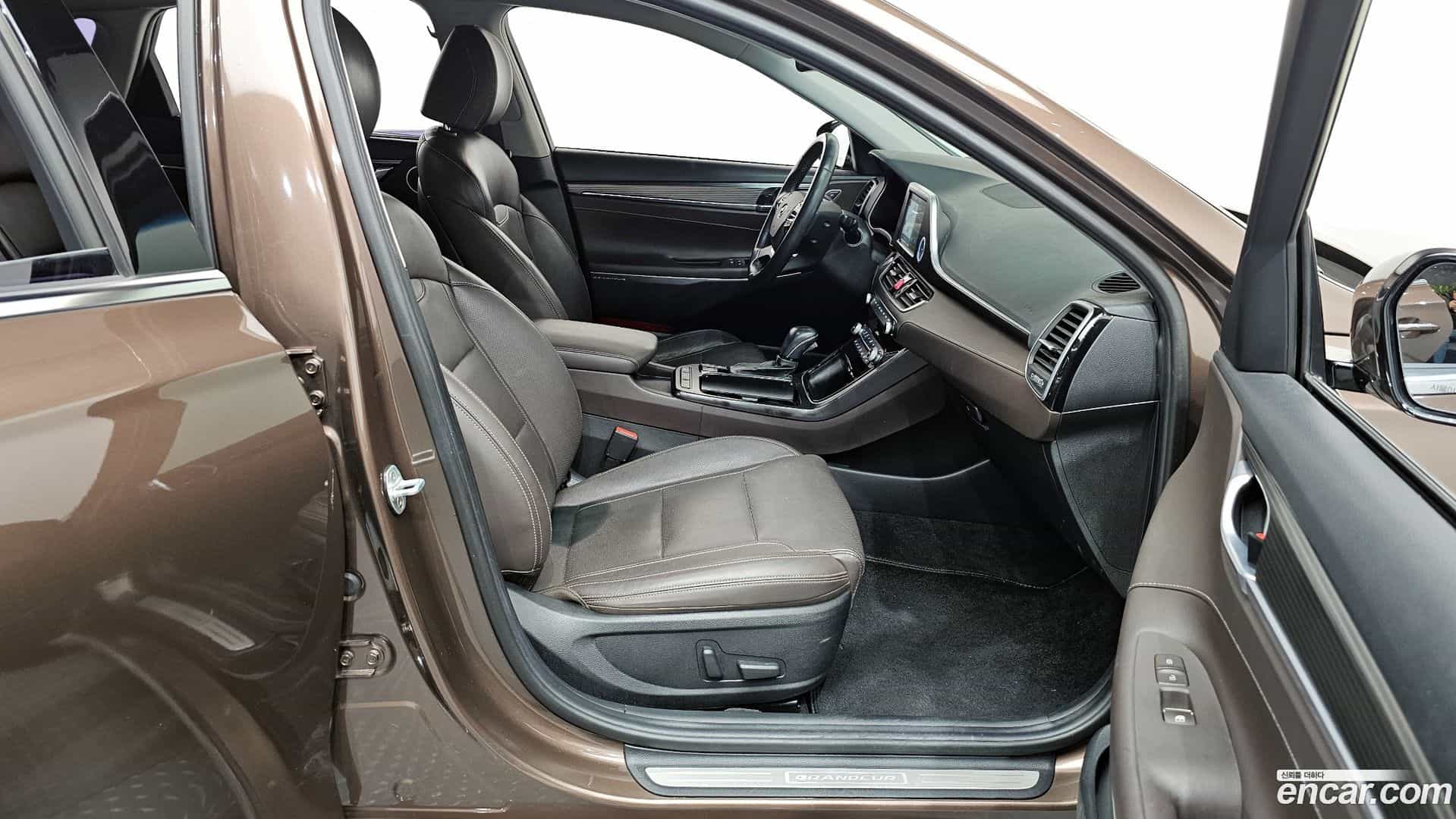 Grandeur Hyundai 2017.10-OPTION-015
