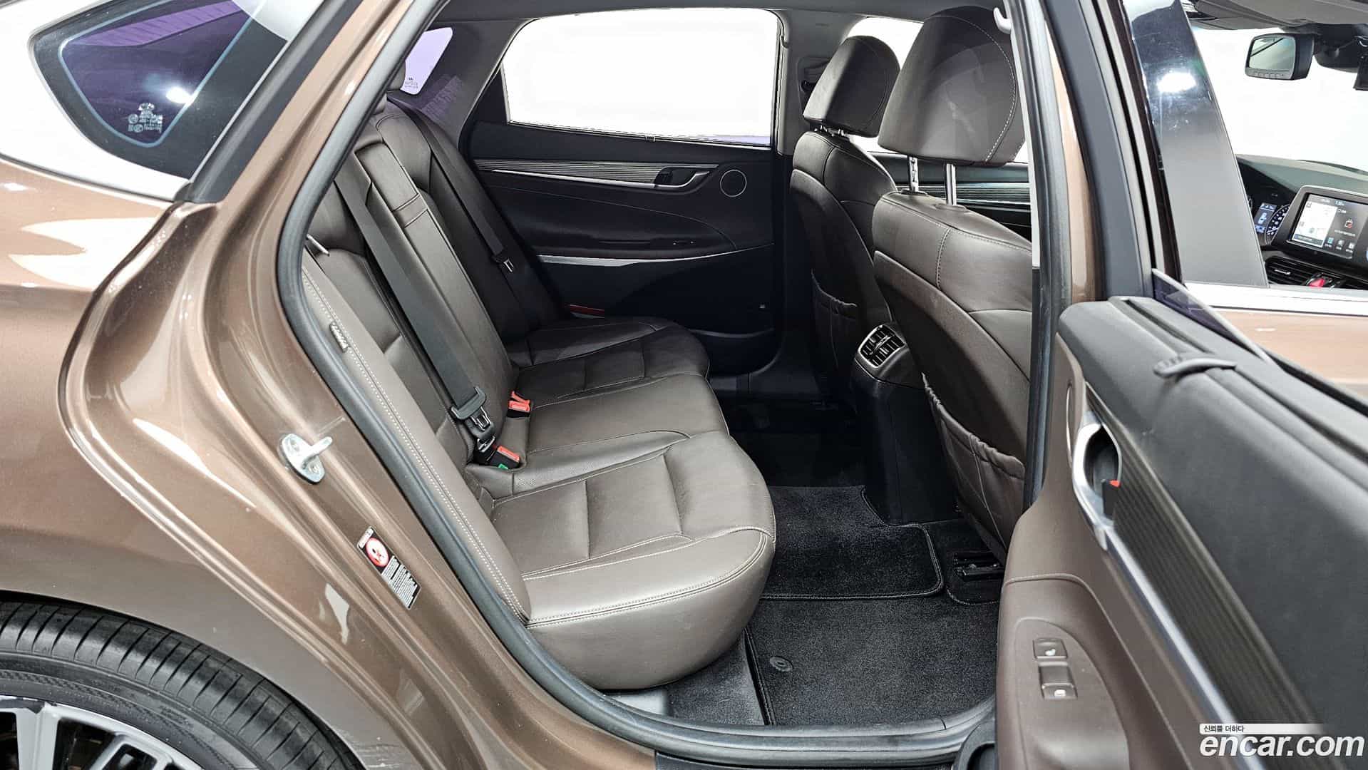 Grandeur Hyundai 2017.10-OPTION-016