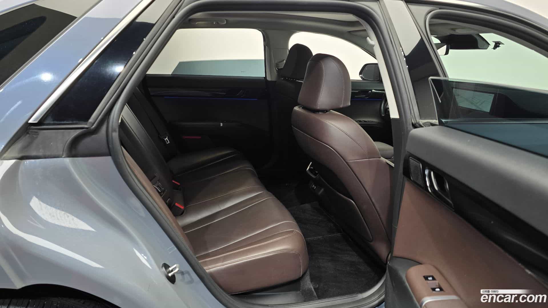 Grandeur Hyundai 2023.11-OPTION-016