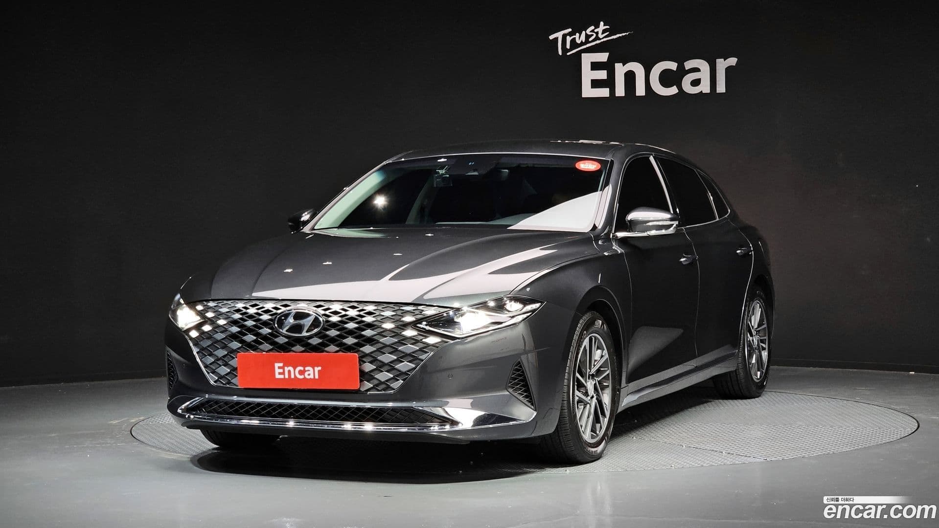 Main__Slider__Photo:Grandeur Hyundai 2020.1-0