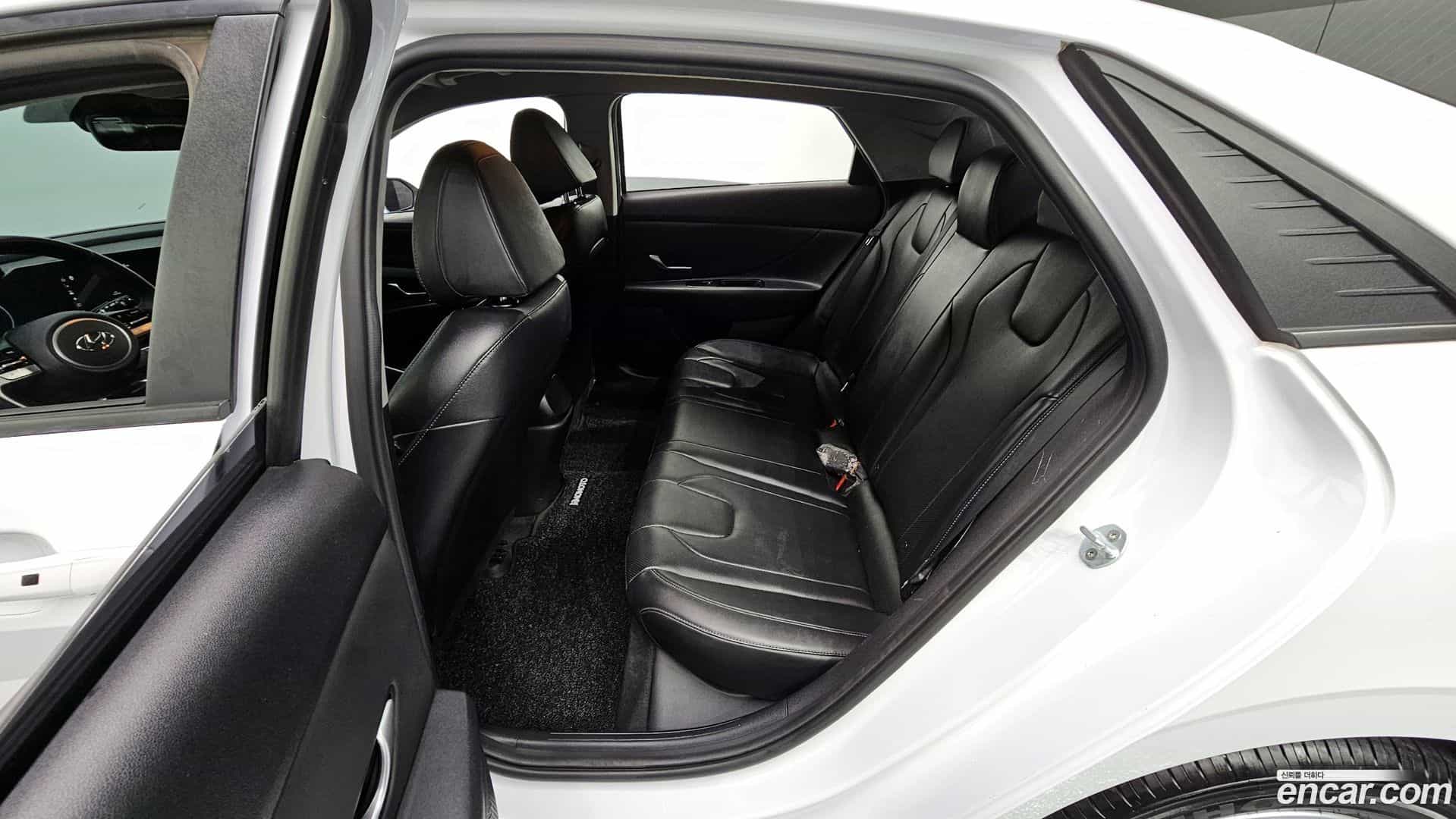 AVANTE Hyundai 2021.2-OPTION-015