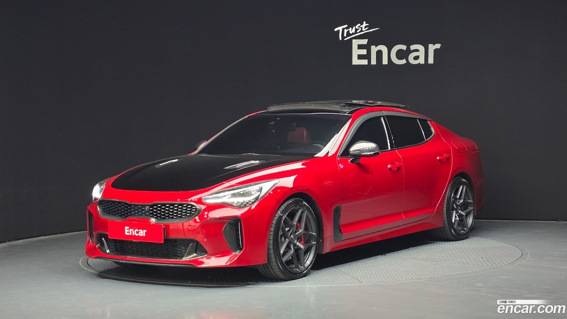 Main__Slider__Photo:Stinger Kia 2018.5-0