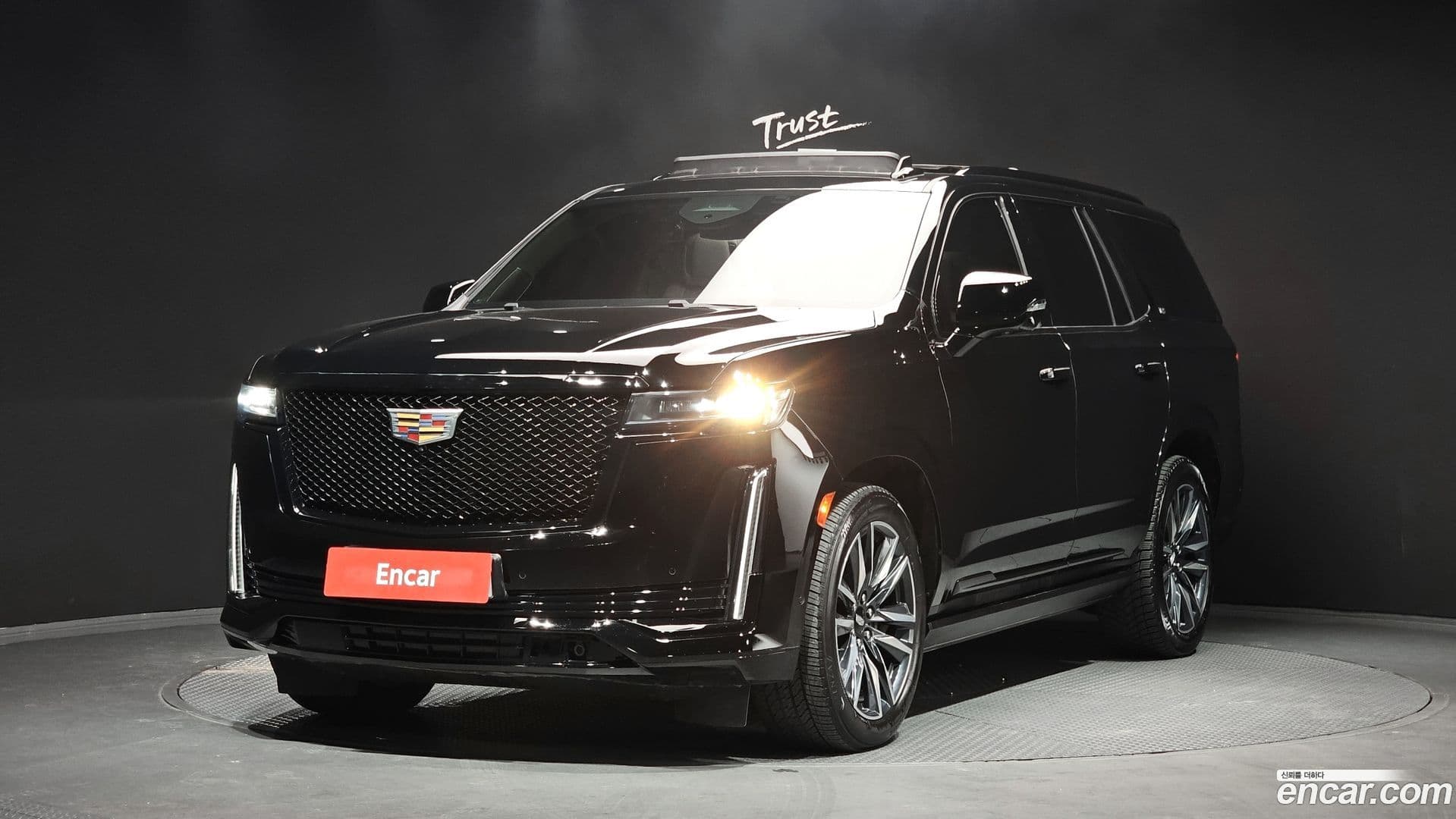 Main__Slider__Photo:Escalade Cadillac 2021.9-0