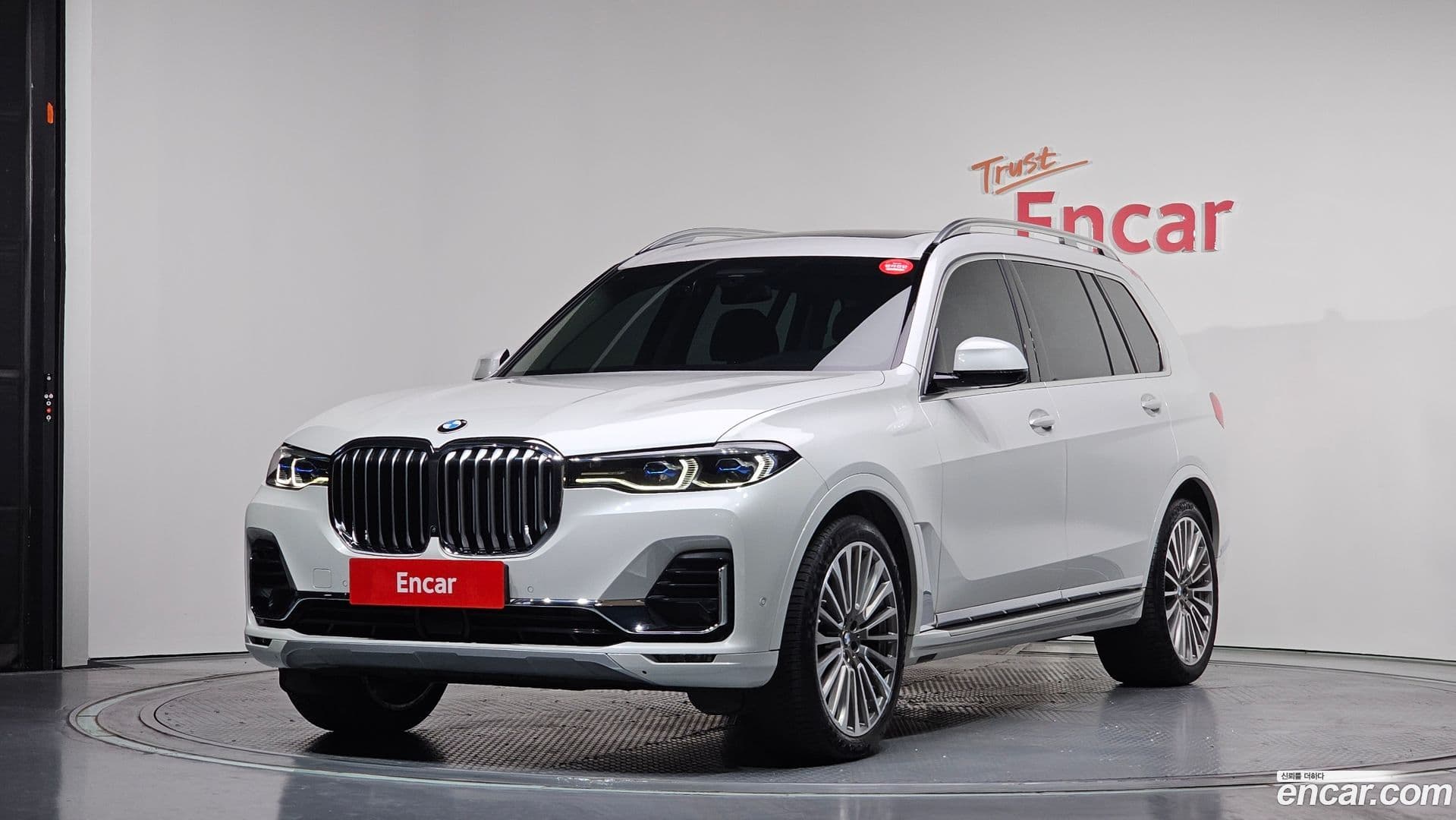 Main__Slider__Photo:X7 BMW 2021.1-0
