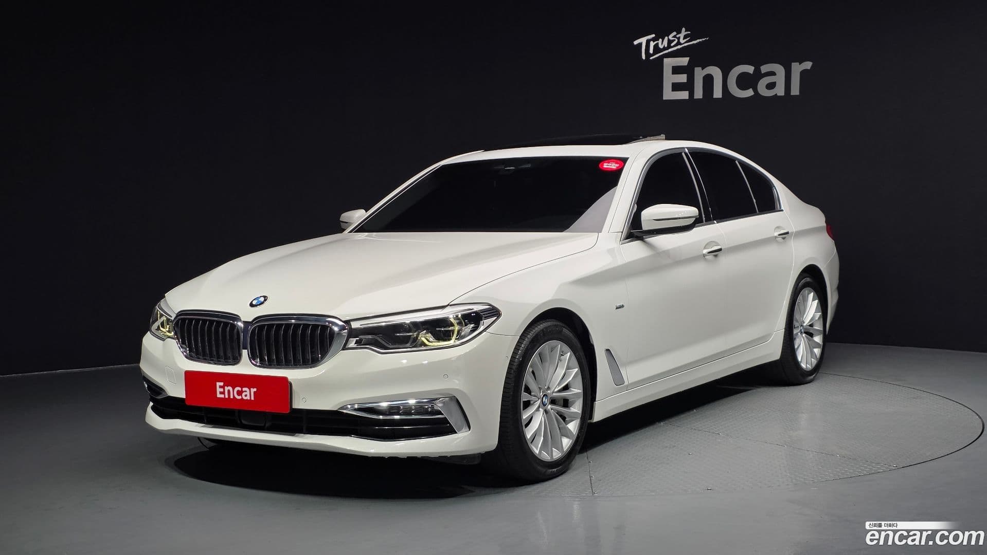 Main__Slider__Photo:5-Series BMW 2018.11-0