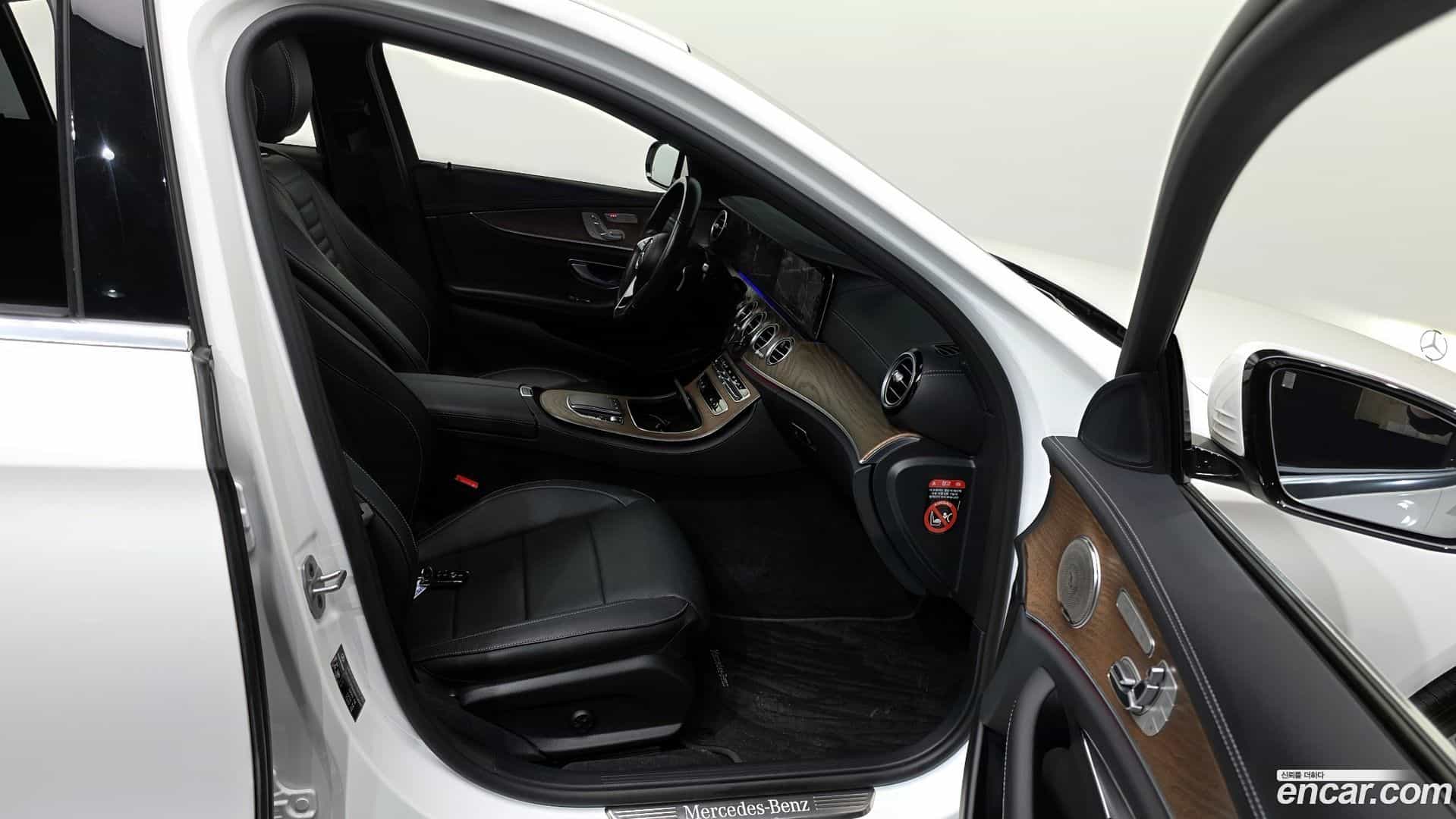 E-Class Mercedes-Benz 2021.9-OPTION-015