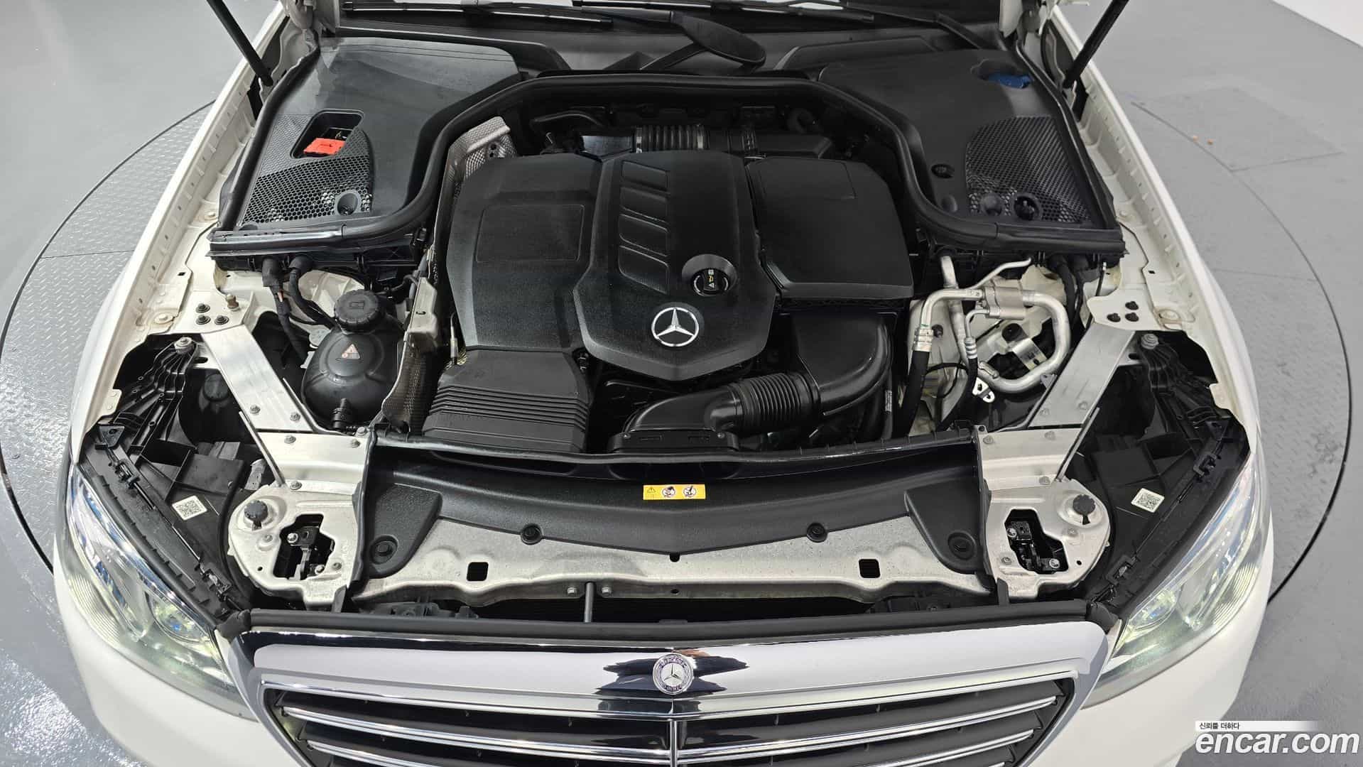 E-Class Mercedes-Benz 2016.10-INNER-006