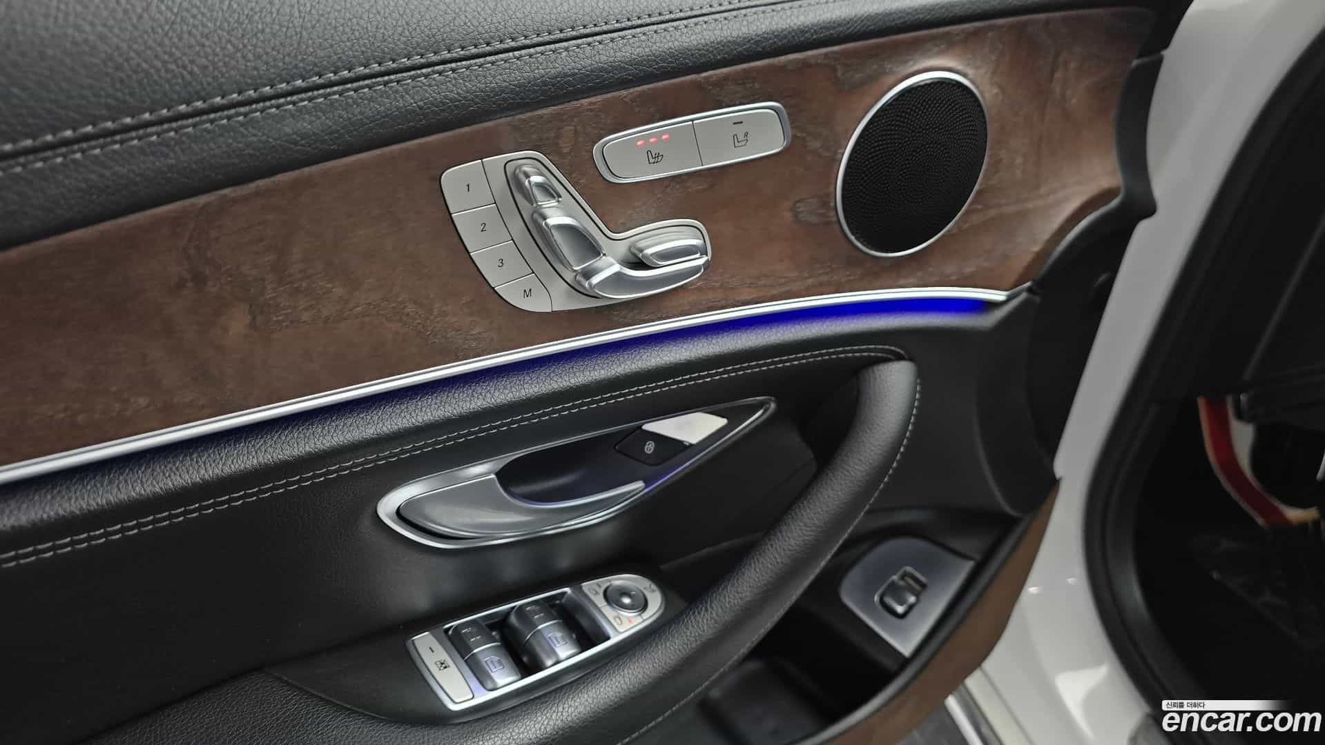E-Class Mercedes-Benz 2016.10-OPTION-021