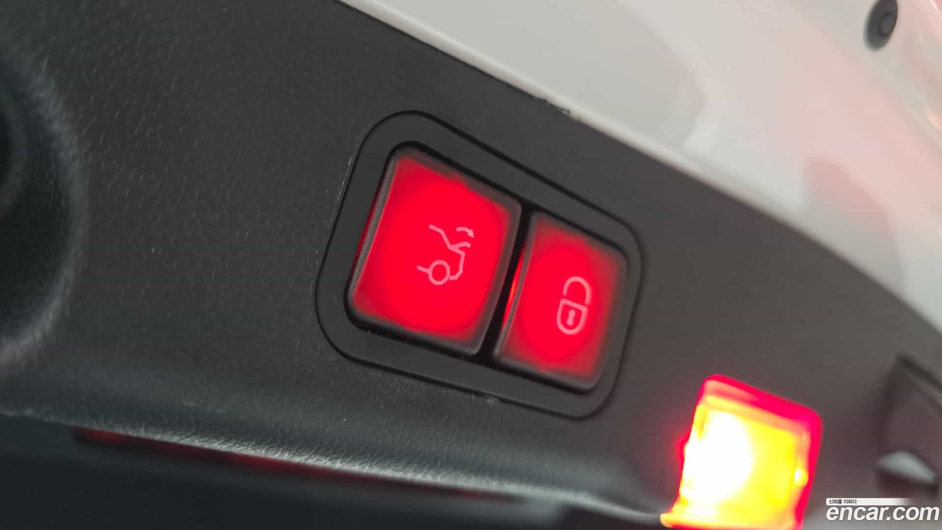 E-Class Mercedes-Benz 2016.10-OPTION-024