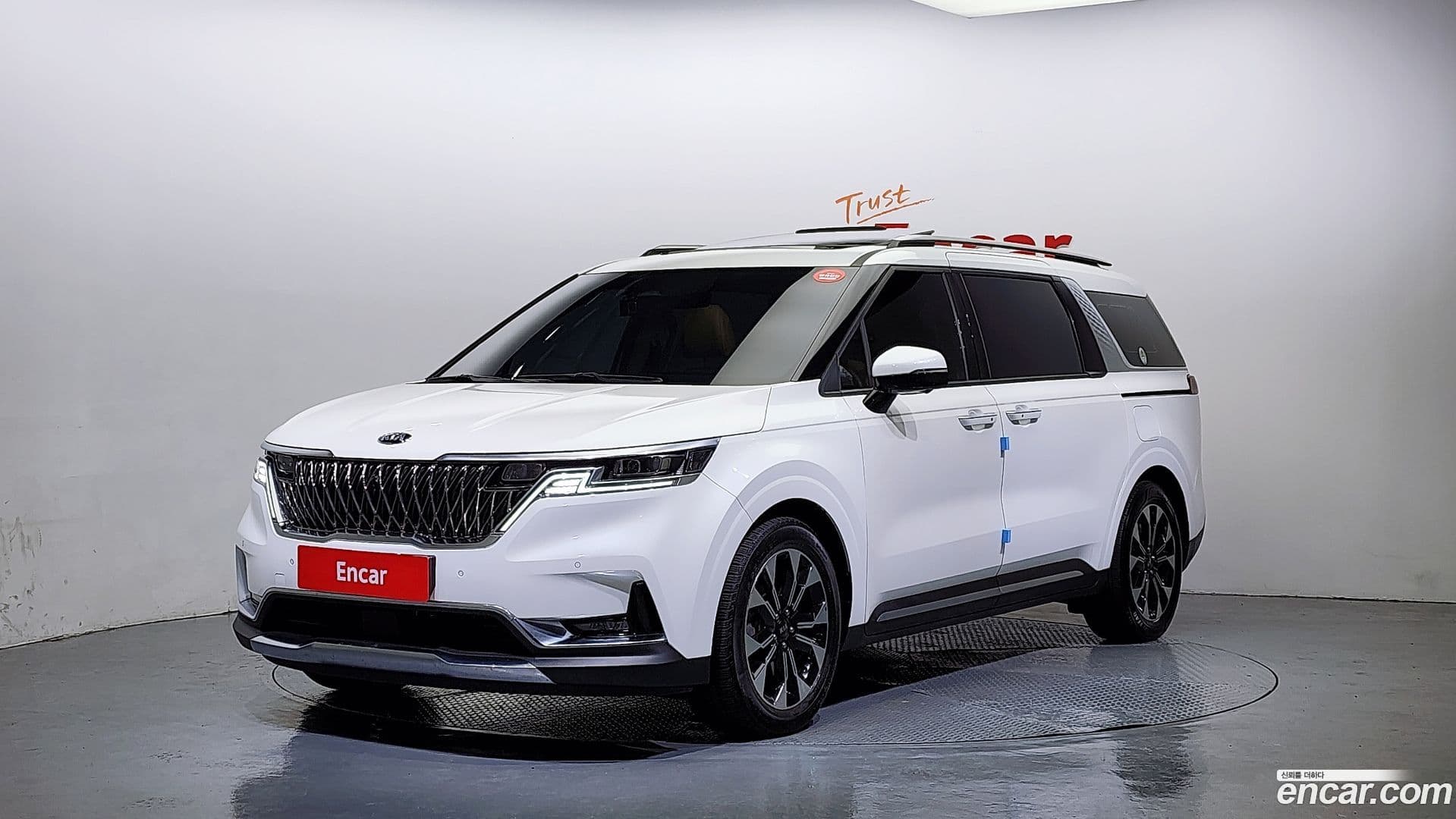 Main__Slider__Photo:Canival Kia 2020.10-0