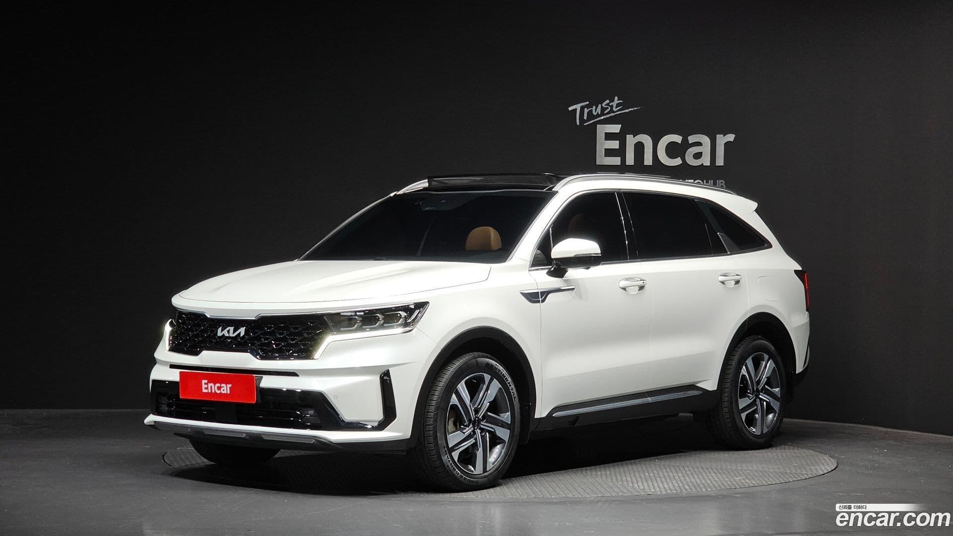 Main__Slider__Photo:Sorento Kia 2021.9-0