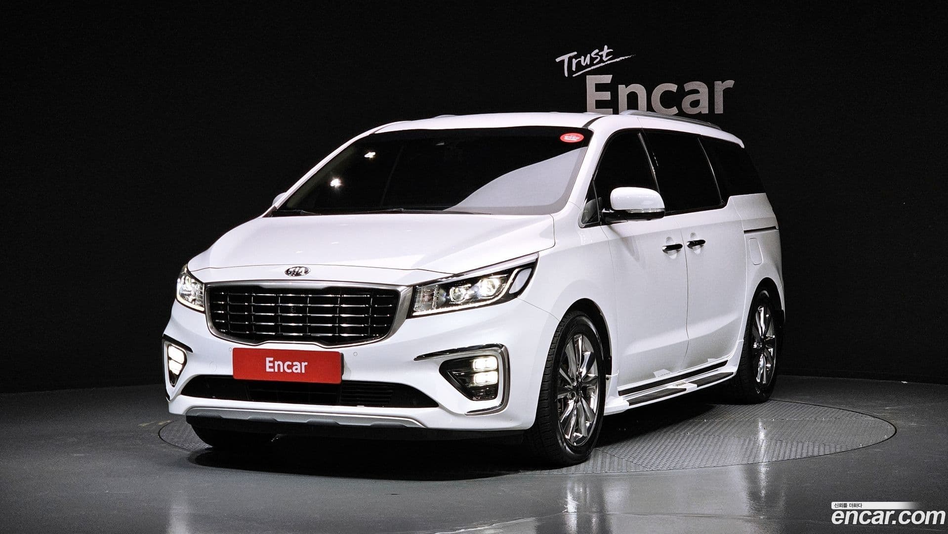 Main__Slider__Photo:Canival Kia 2019.5-0