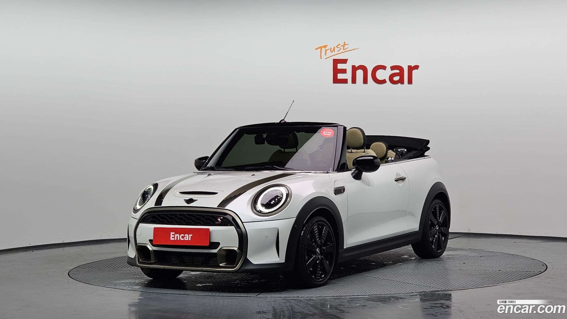 Main__Slider__Photo:Cooper Convertible Mini 2024.2-0