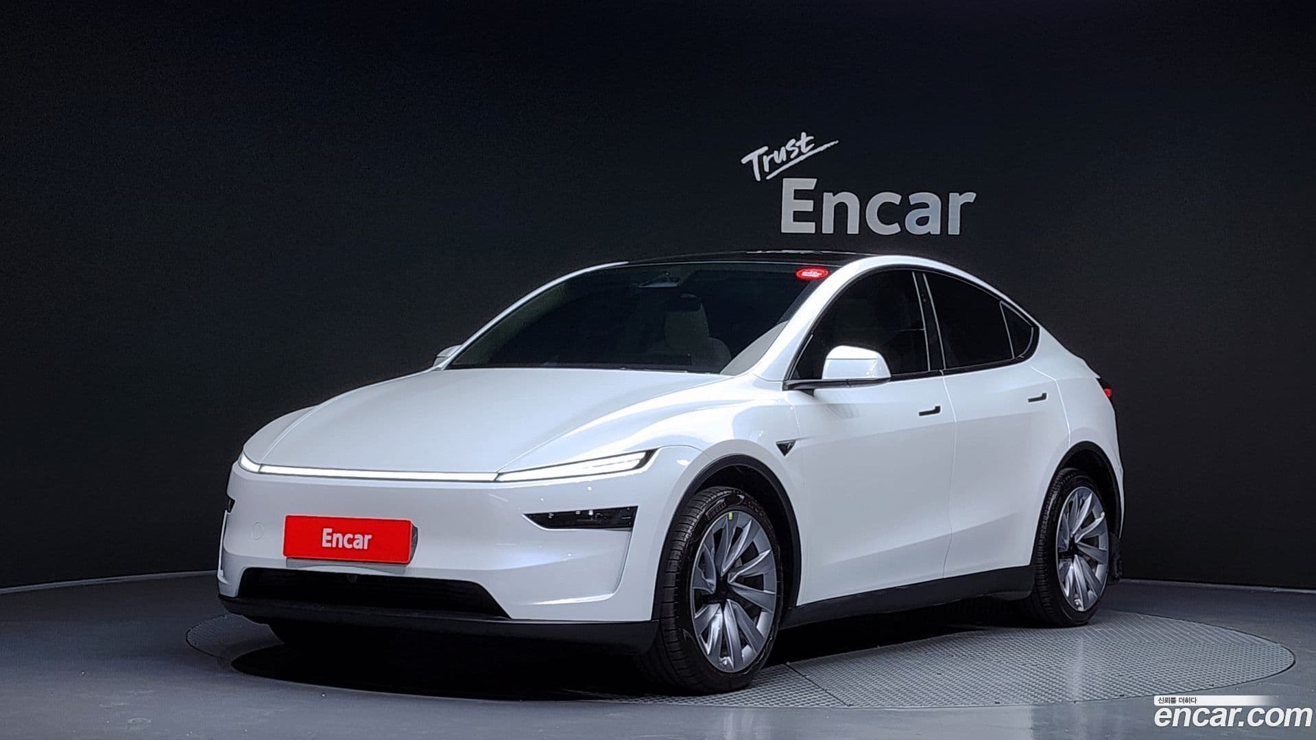 Main__Slider__Photo:Model Y Tesla 2025.7-0