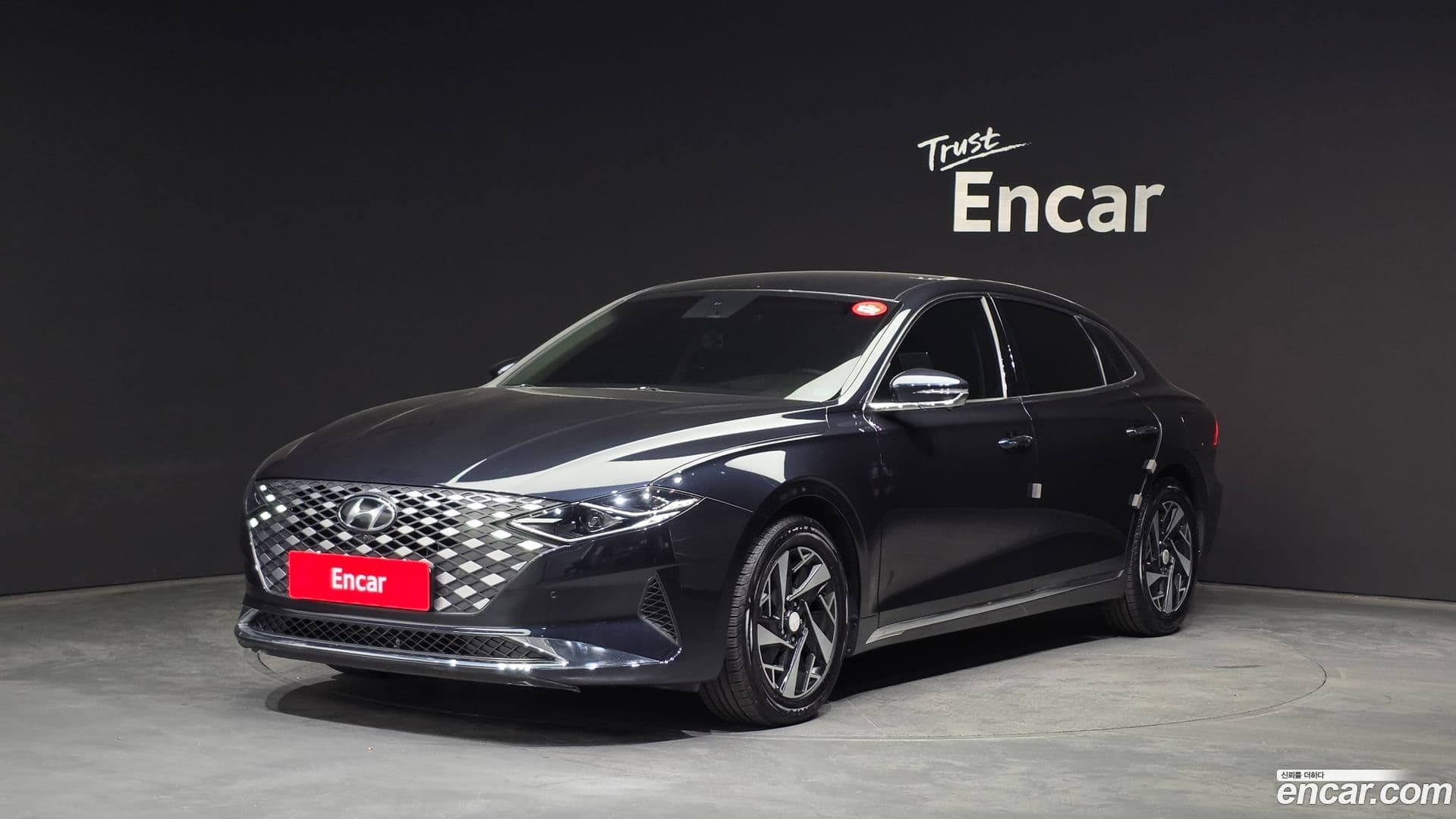 Main__Slider__Photo:Grandeur Hyundai 2020.3-0