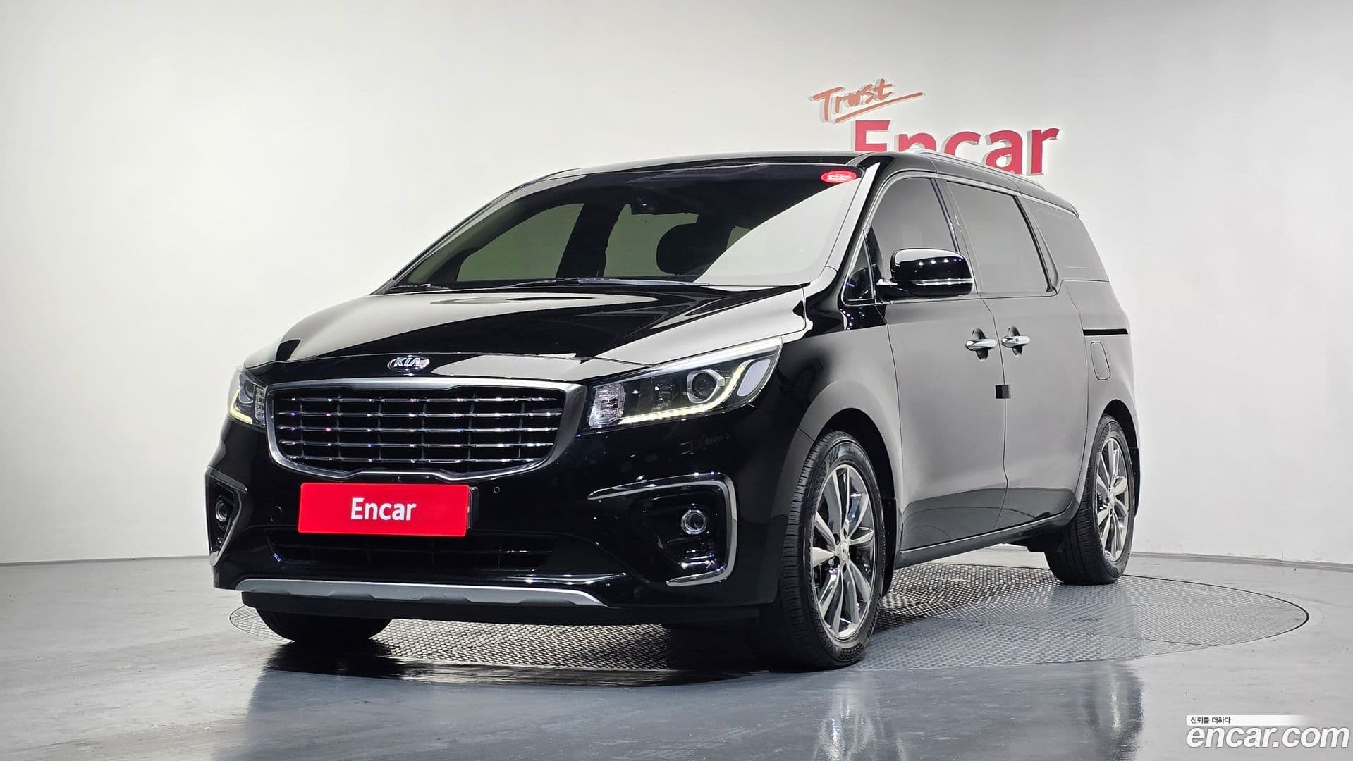 Main__Slider__Photo:Canival Kia 2020.6-0