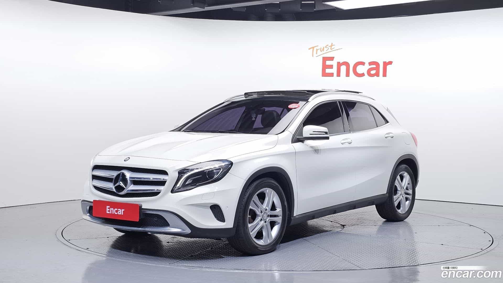 GLA-Class Mercedes-Benz 2014.8-OUTER-001