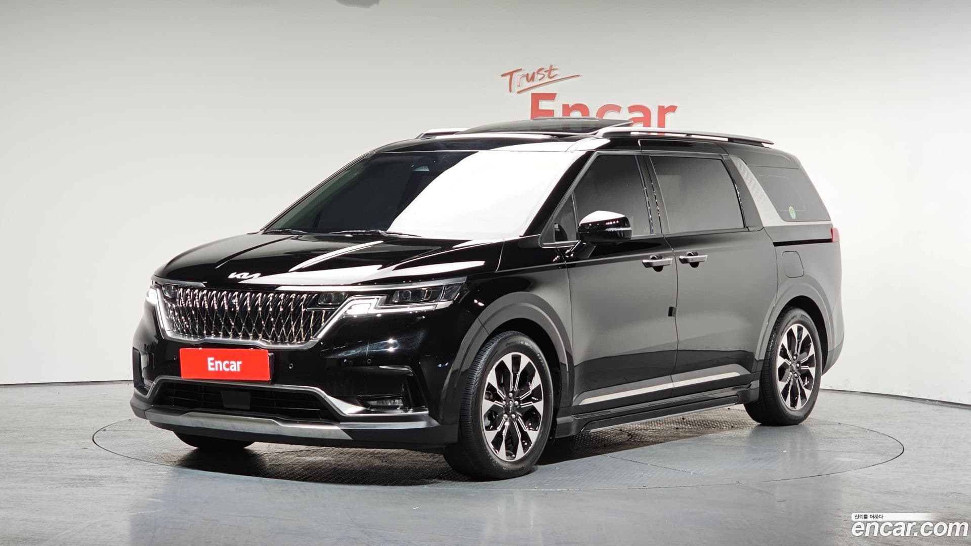 Main__Slider__Photo:Canival Kia 2023.6-0