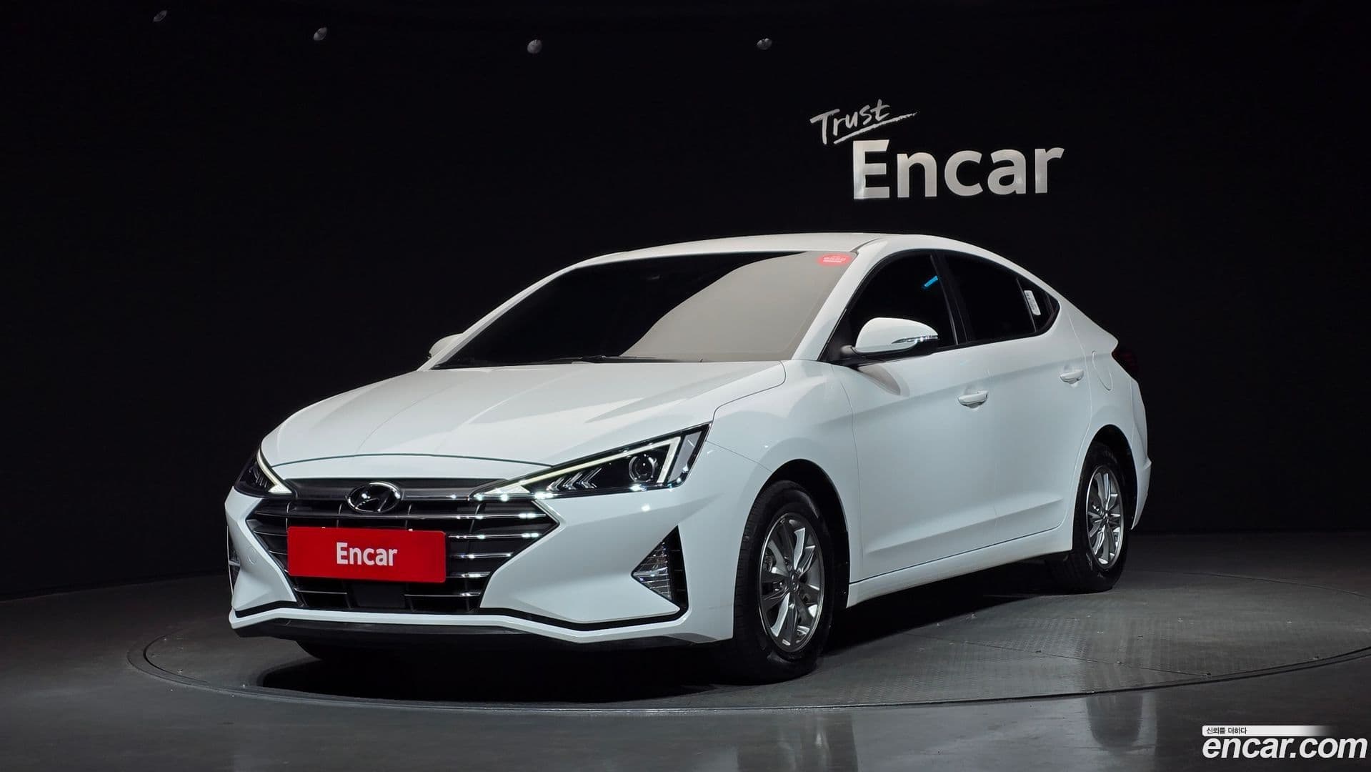 Main__Slider__Photo:AVANTE Hyundai 2019.10-0