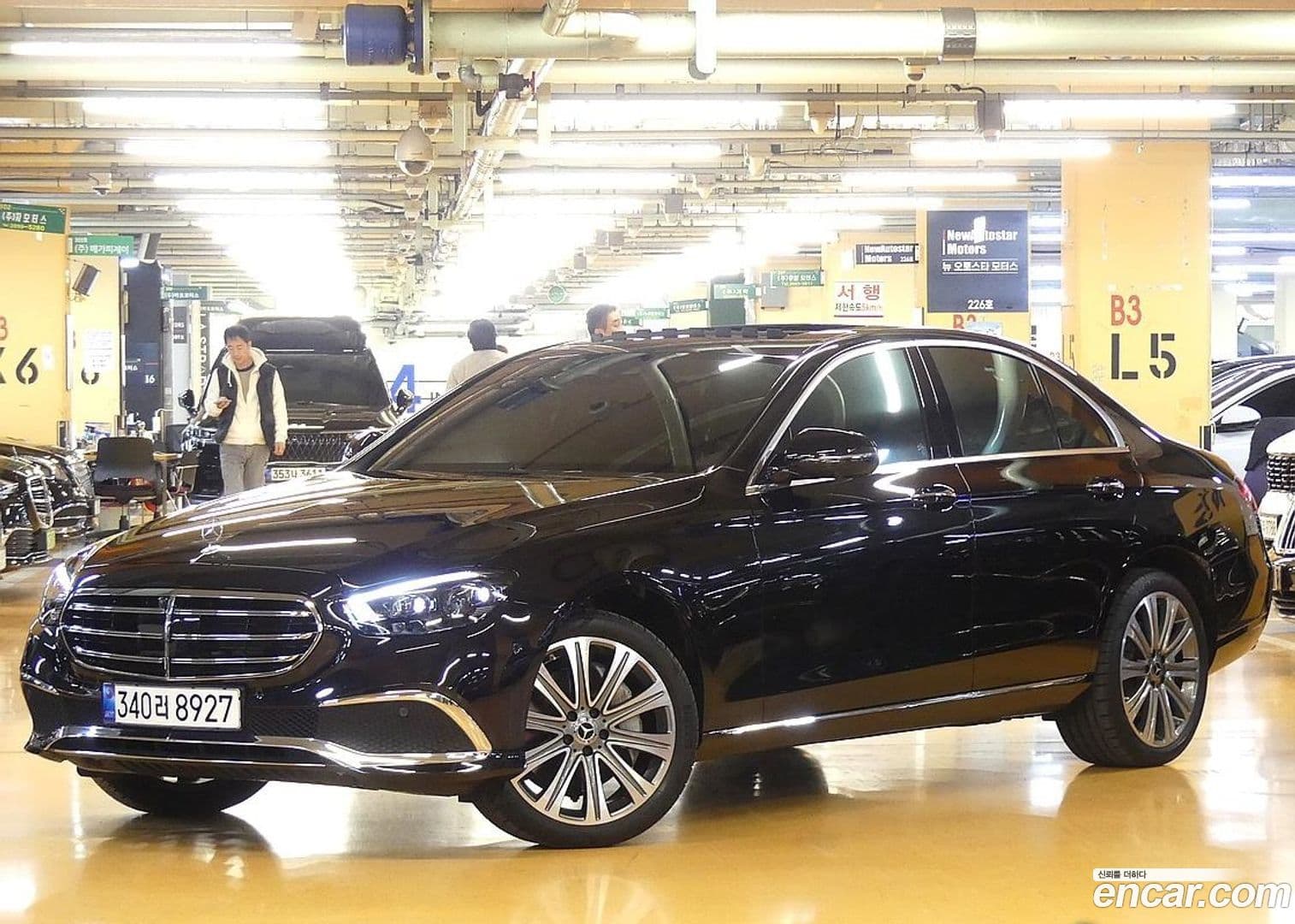 Main__Slider__Photo:E-Class Mercedes-Benz 2022.11-0