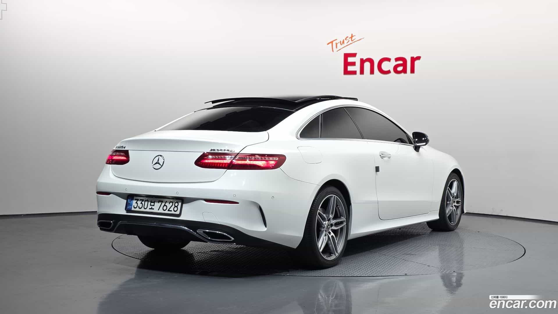 E-Class Mercedes-Benz 2018.10-OUTER-002