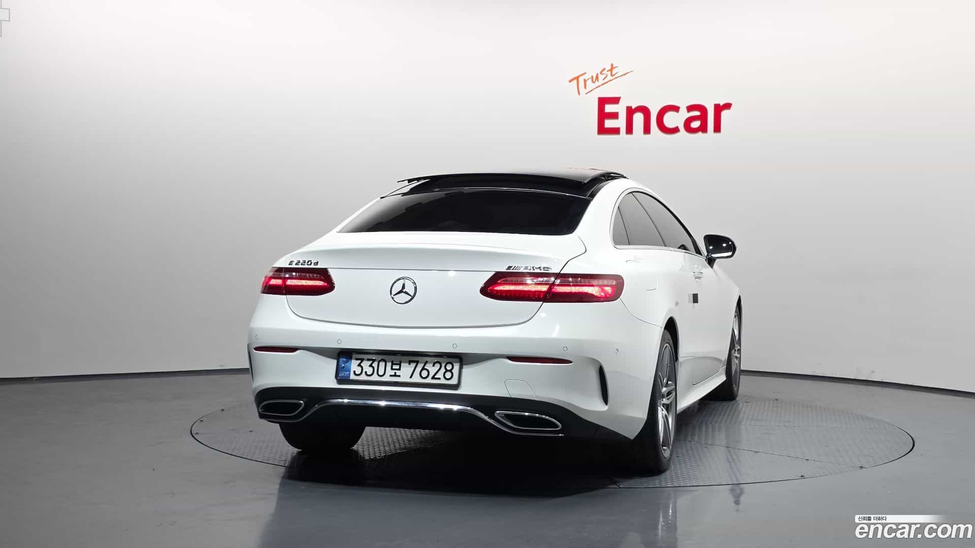 E-Class Mercedes-Benz 2018.10-OUTER-004