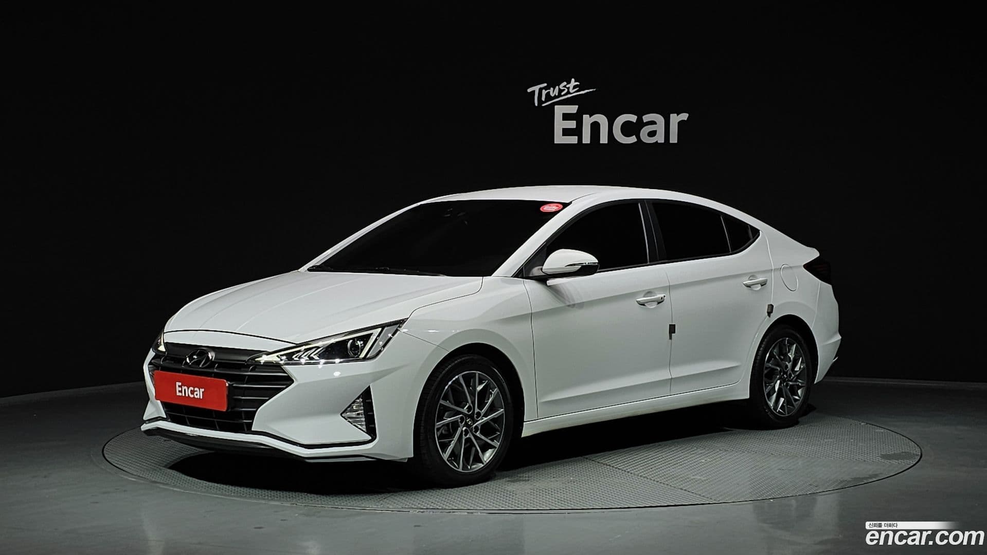Main__Slider__Photo:AVANTE Hyundai 2019.3-0