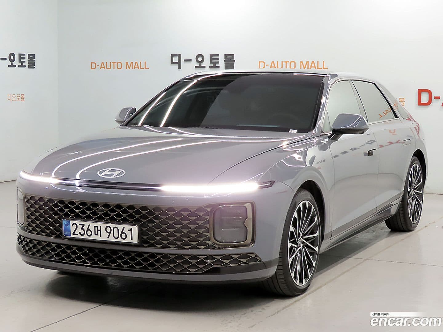 Main__Slider__Photo:Grandeur Hyundai 2023.8-0