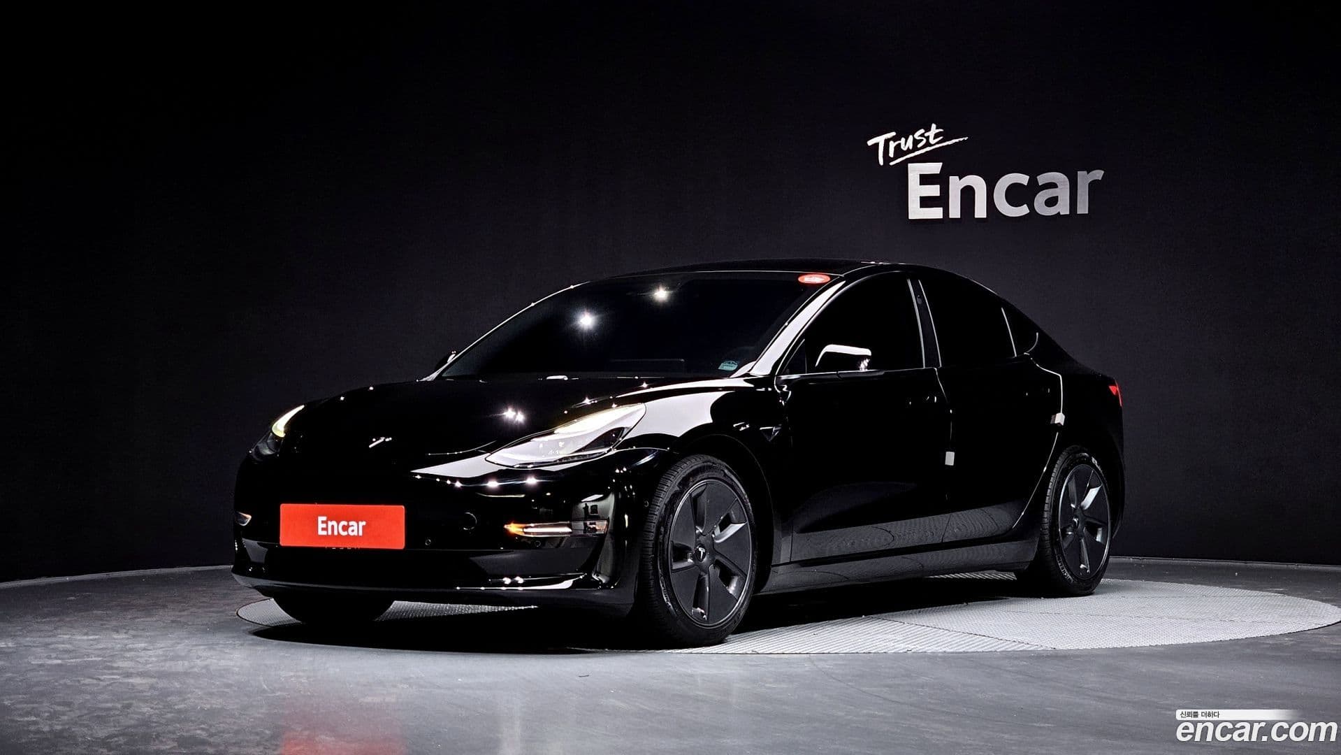 Main__Slider__Photo:Model 3 Tesla 2021.10-0