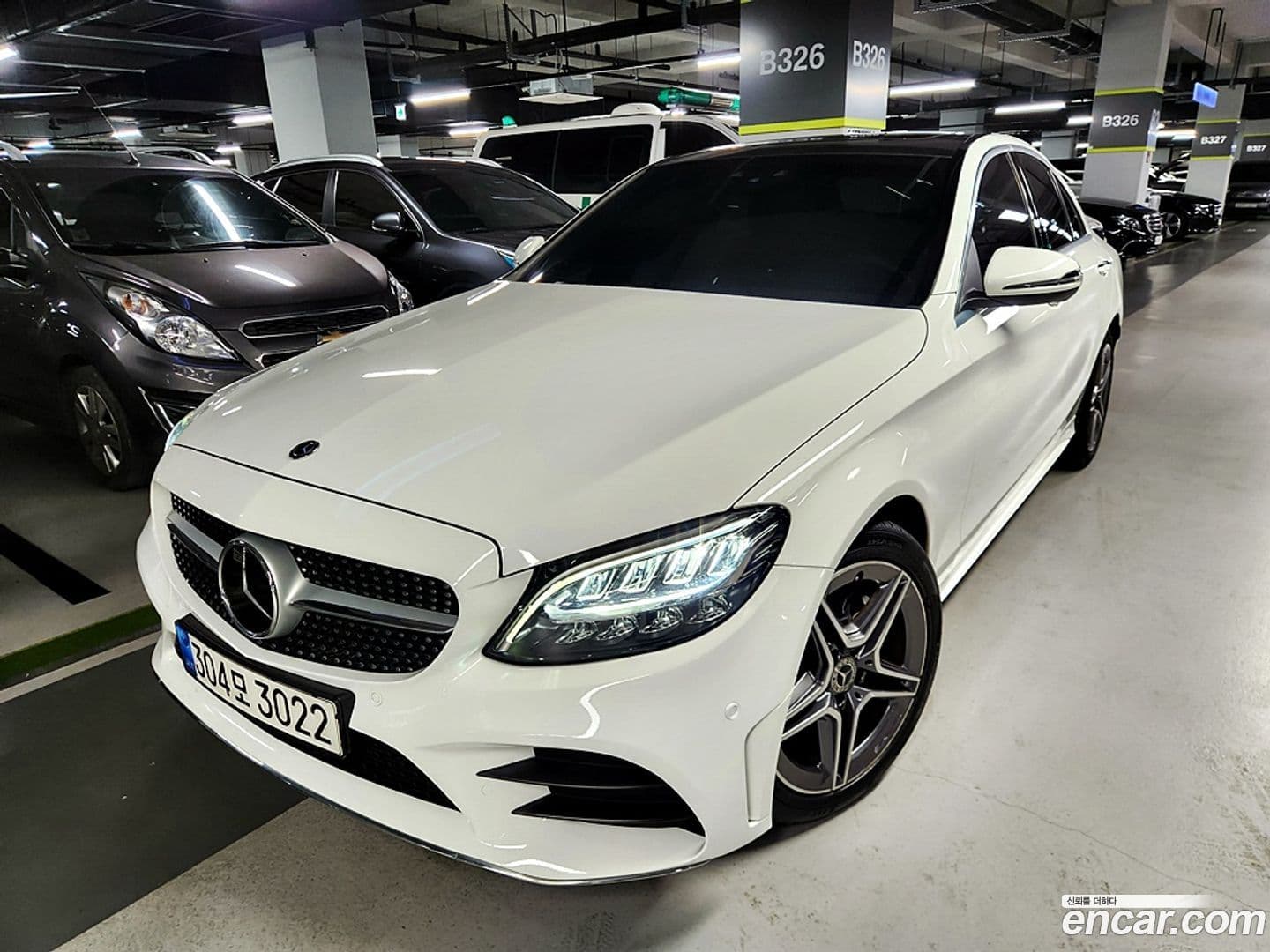 Main__Slider__Photo:C-Class Mercedes-Benz 2021.4-0