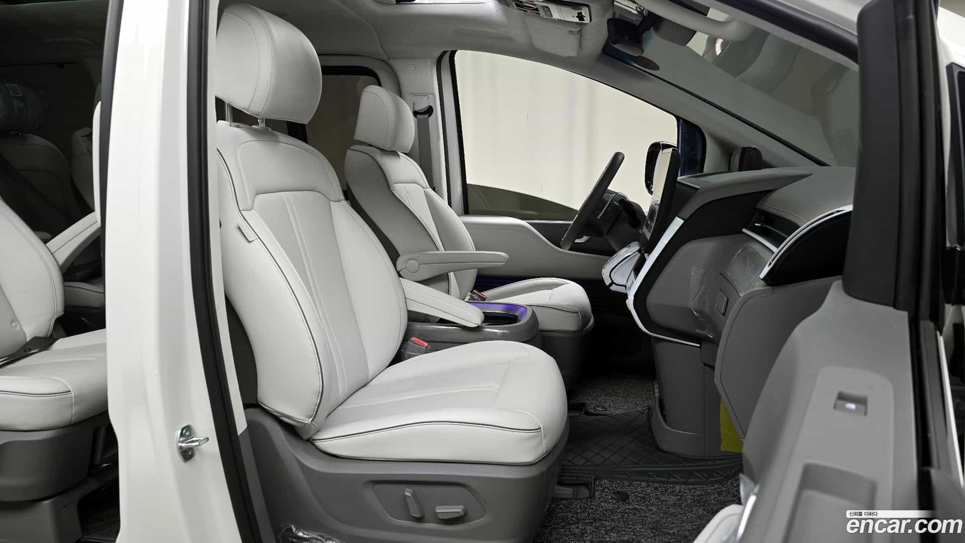 Staria Hyundai 2025.0-INNER-010
