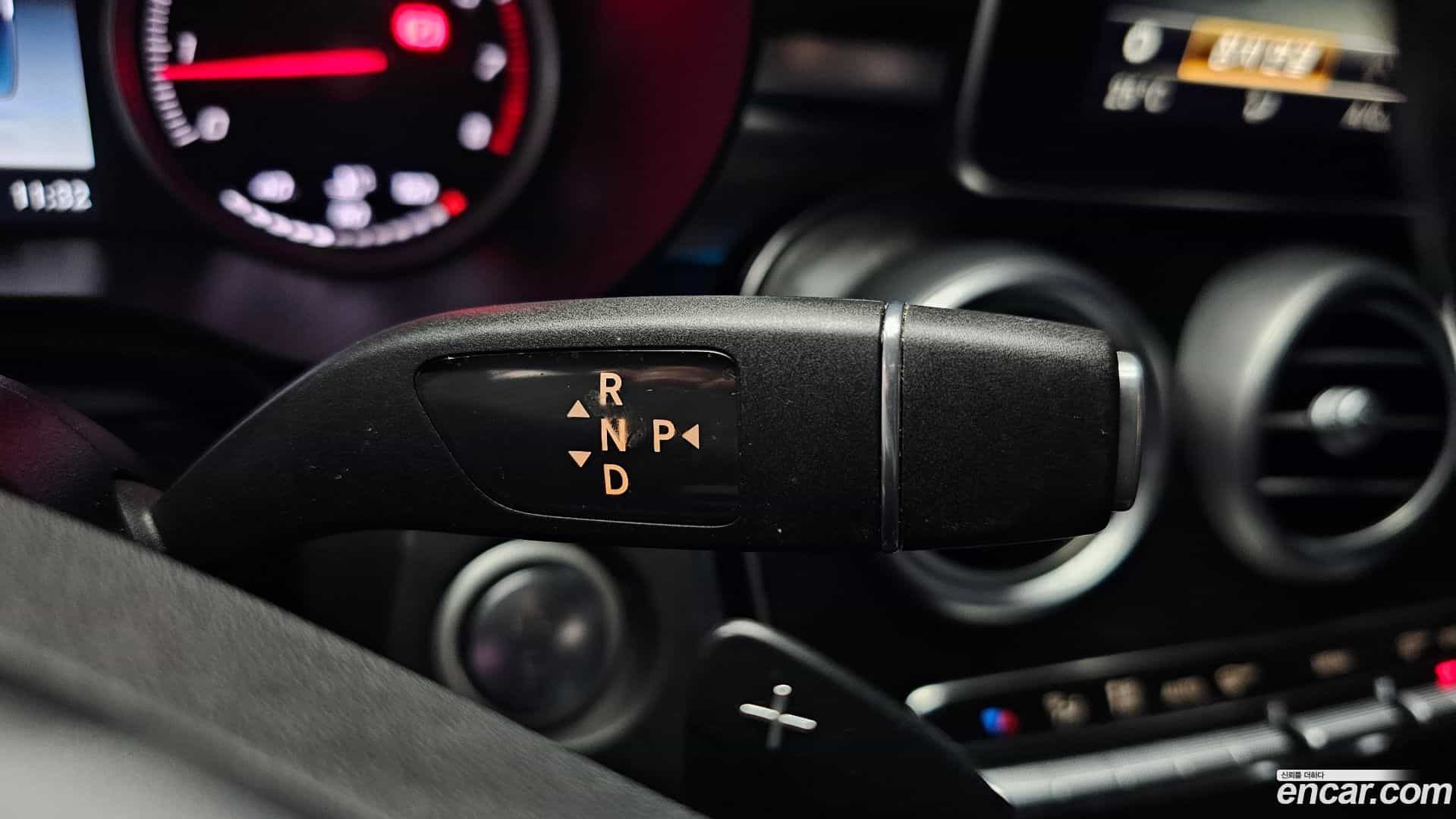 GLC-Class Mercedes-Benz 2019.9-INNER-009