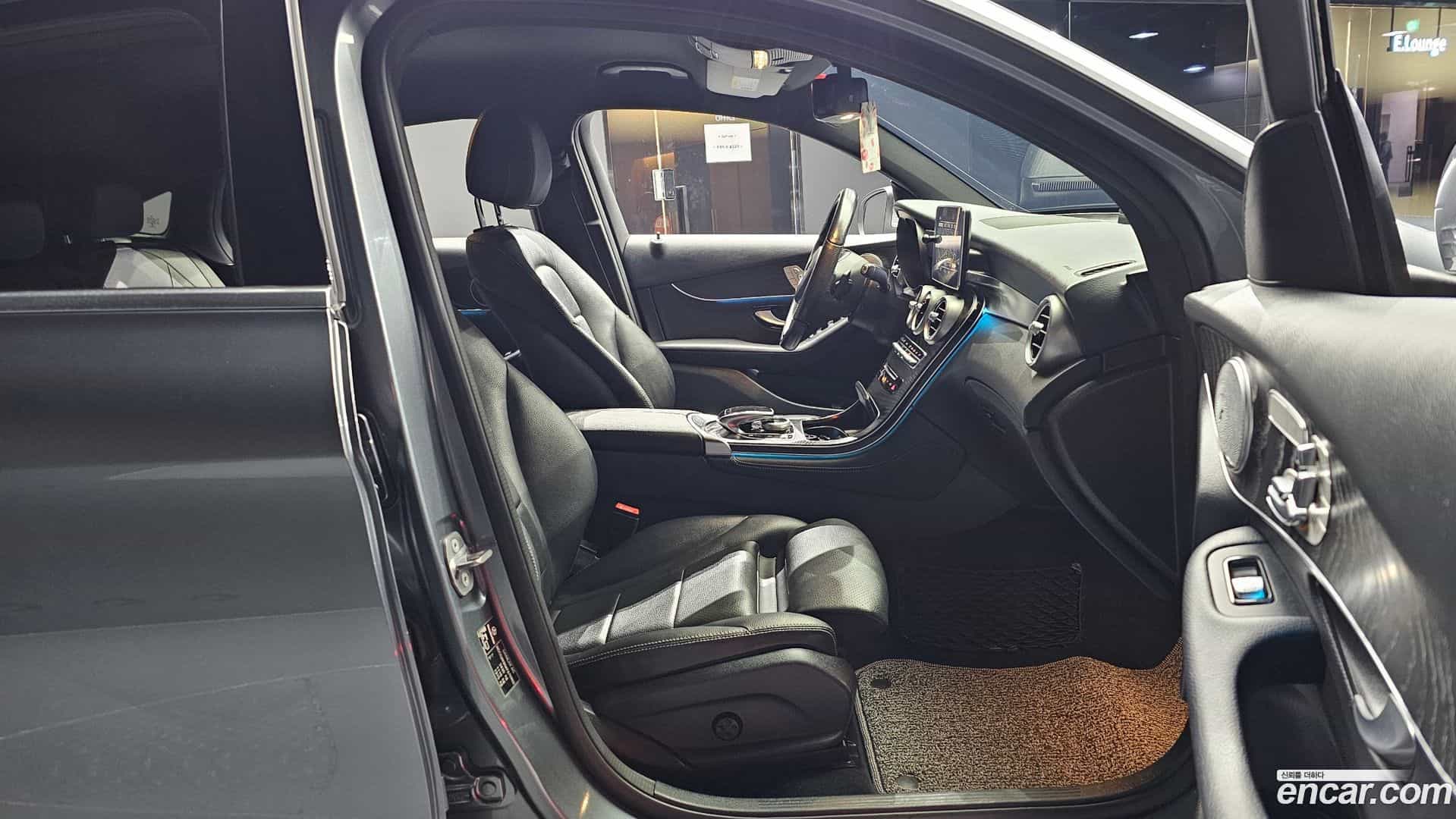 GLC-Class Mercedes-Benz 2019.9-INNER-010