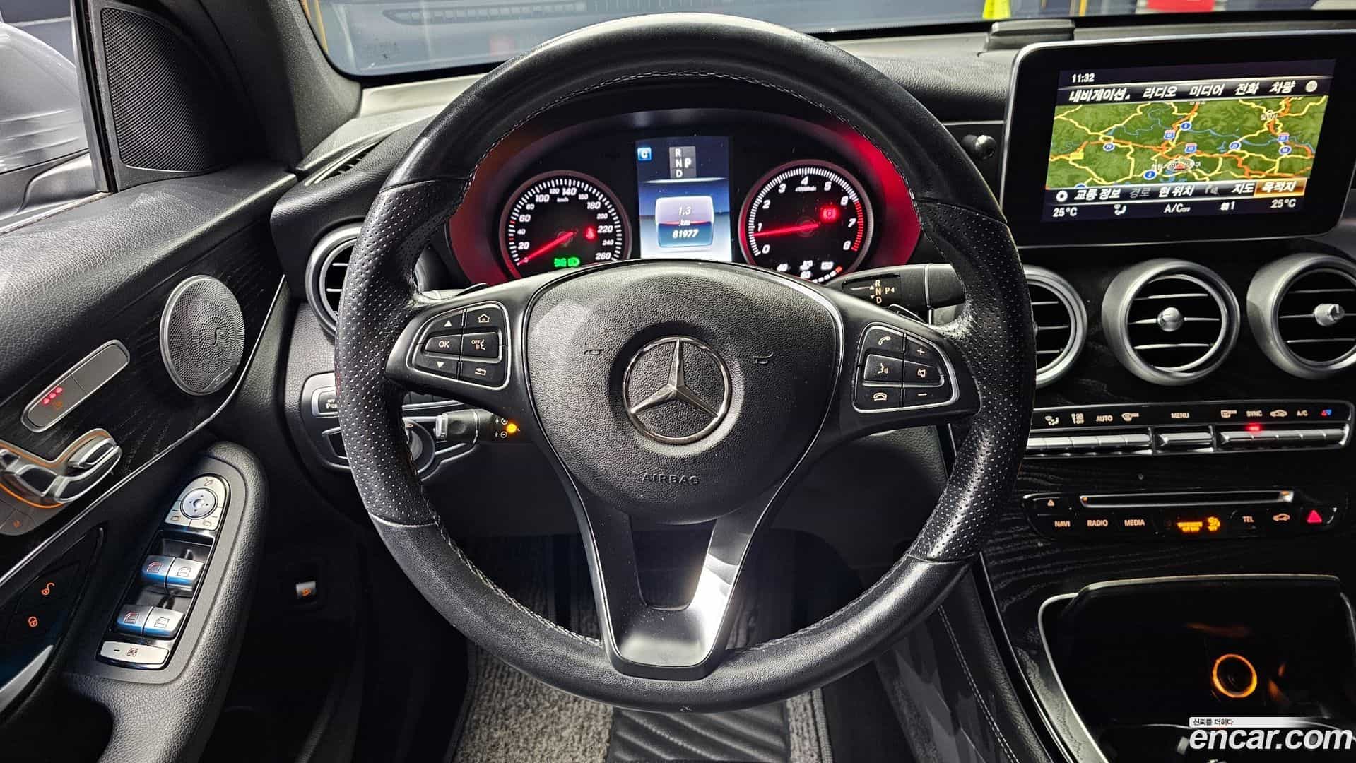 GLC-Class Mercedes-Benz 2019.9-OPTION-017