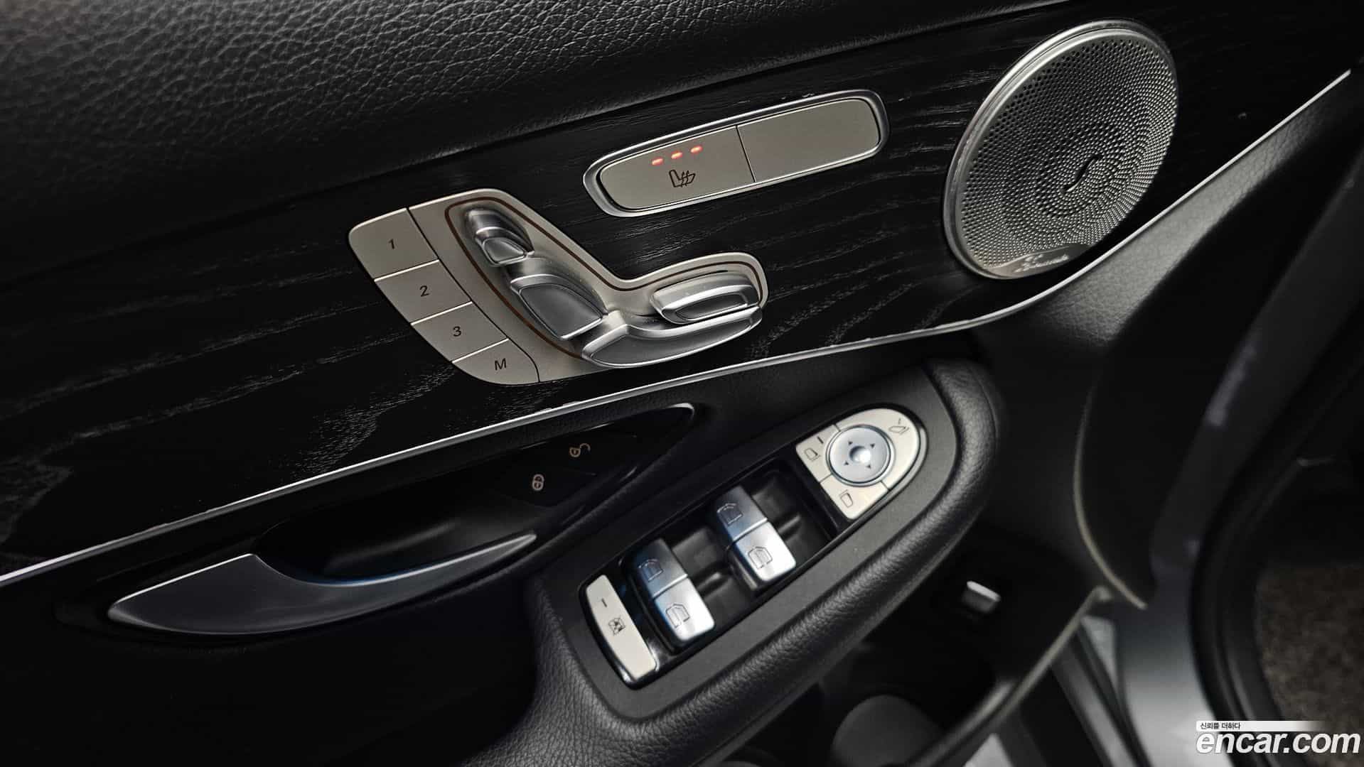 GLC-Class Mercedes-Benz 2019.9-OPTION-020