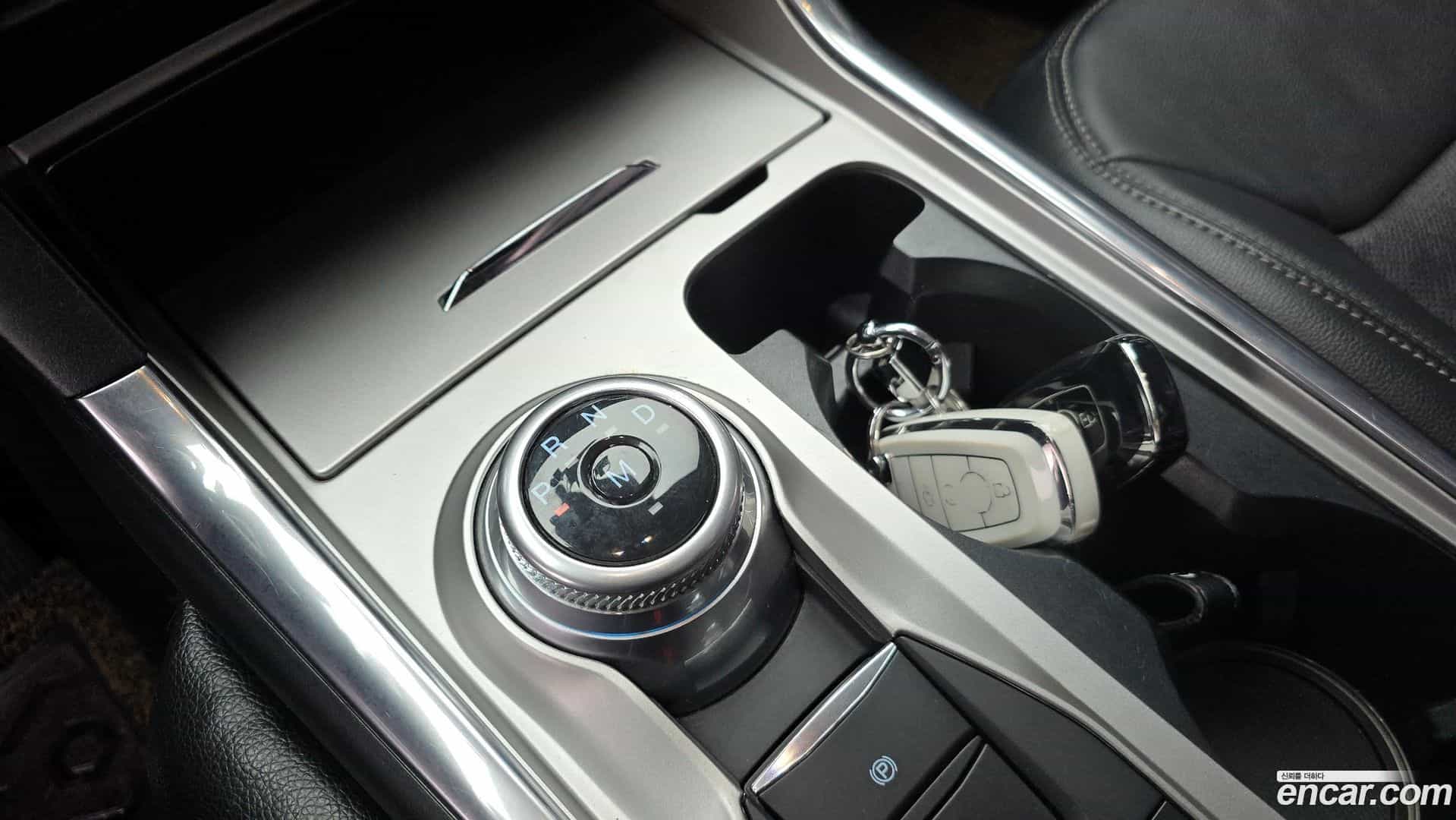 Explorer Ford 2020.11-INNER-009