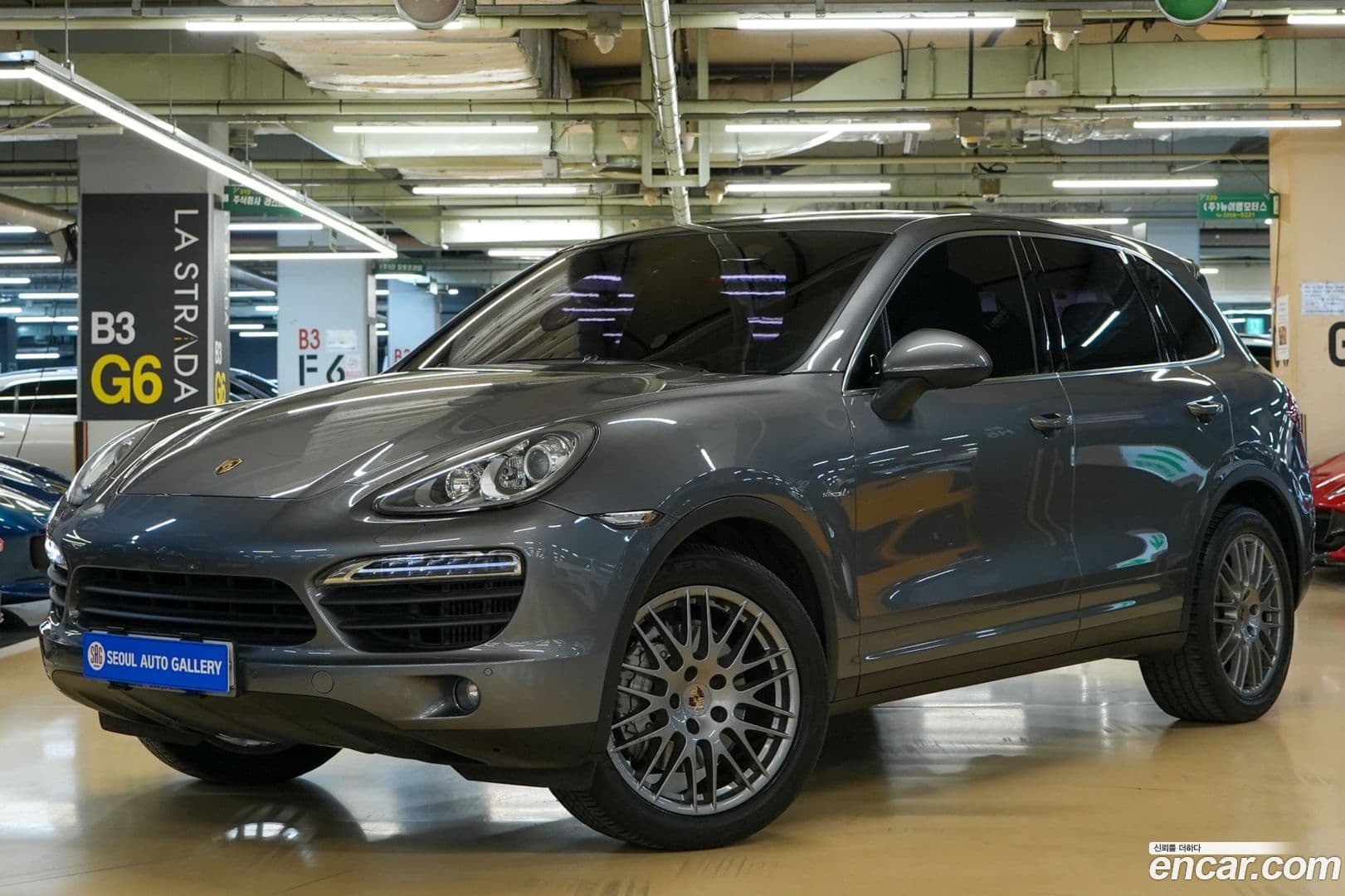 Main__Slider__Photo:Cayenne Porsche 2013.9-0