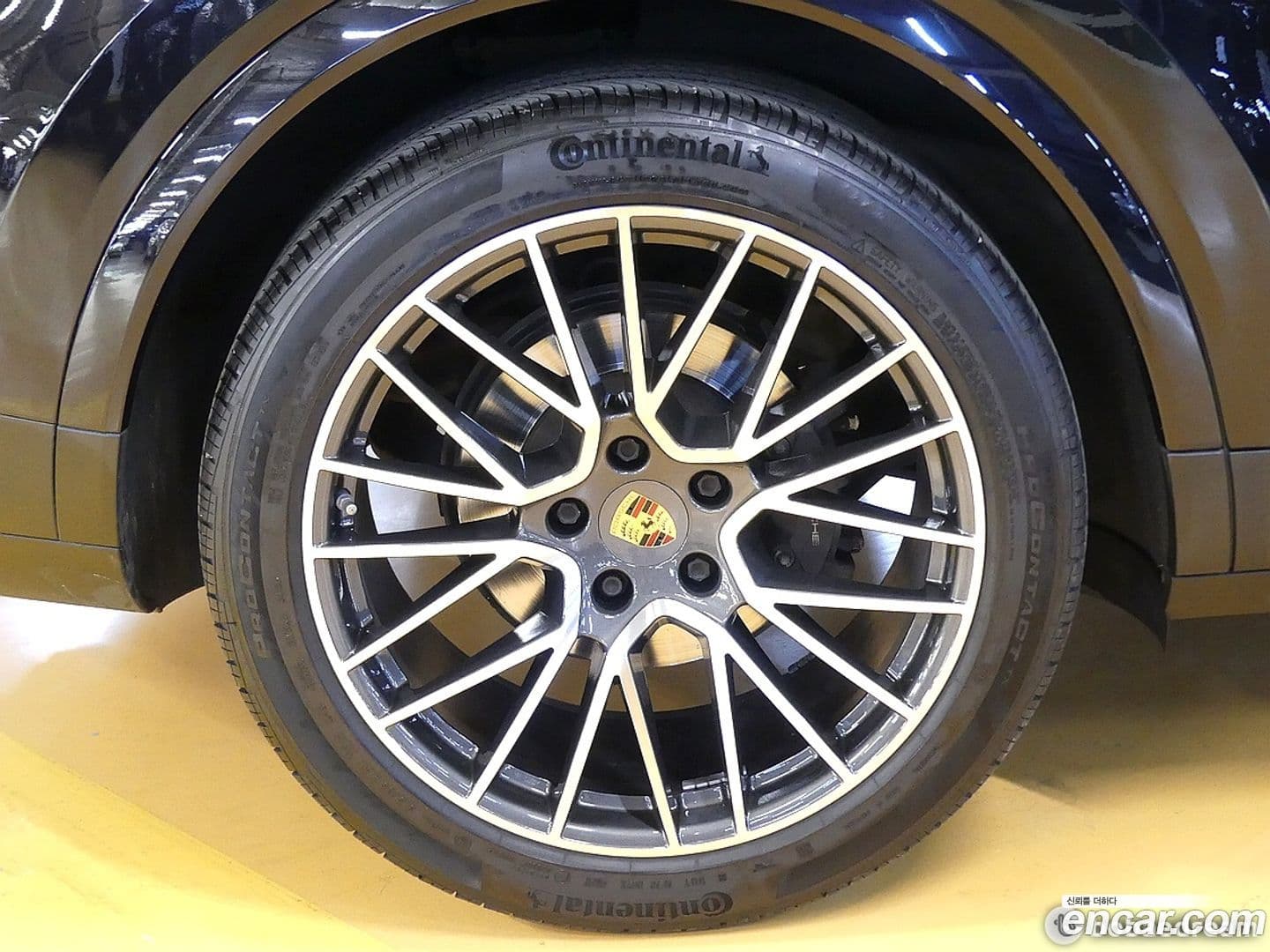Main__Slider__Photo:Cayenne Porsche 2021.2-4