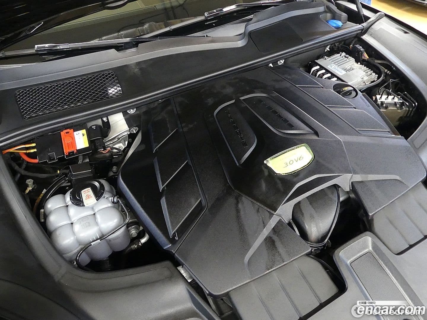 Main__Slider__Photo:Cayenne Porsche 2021.2-5