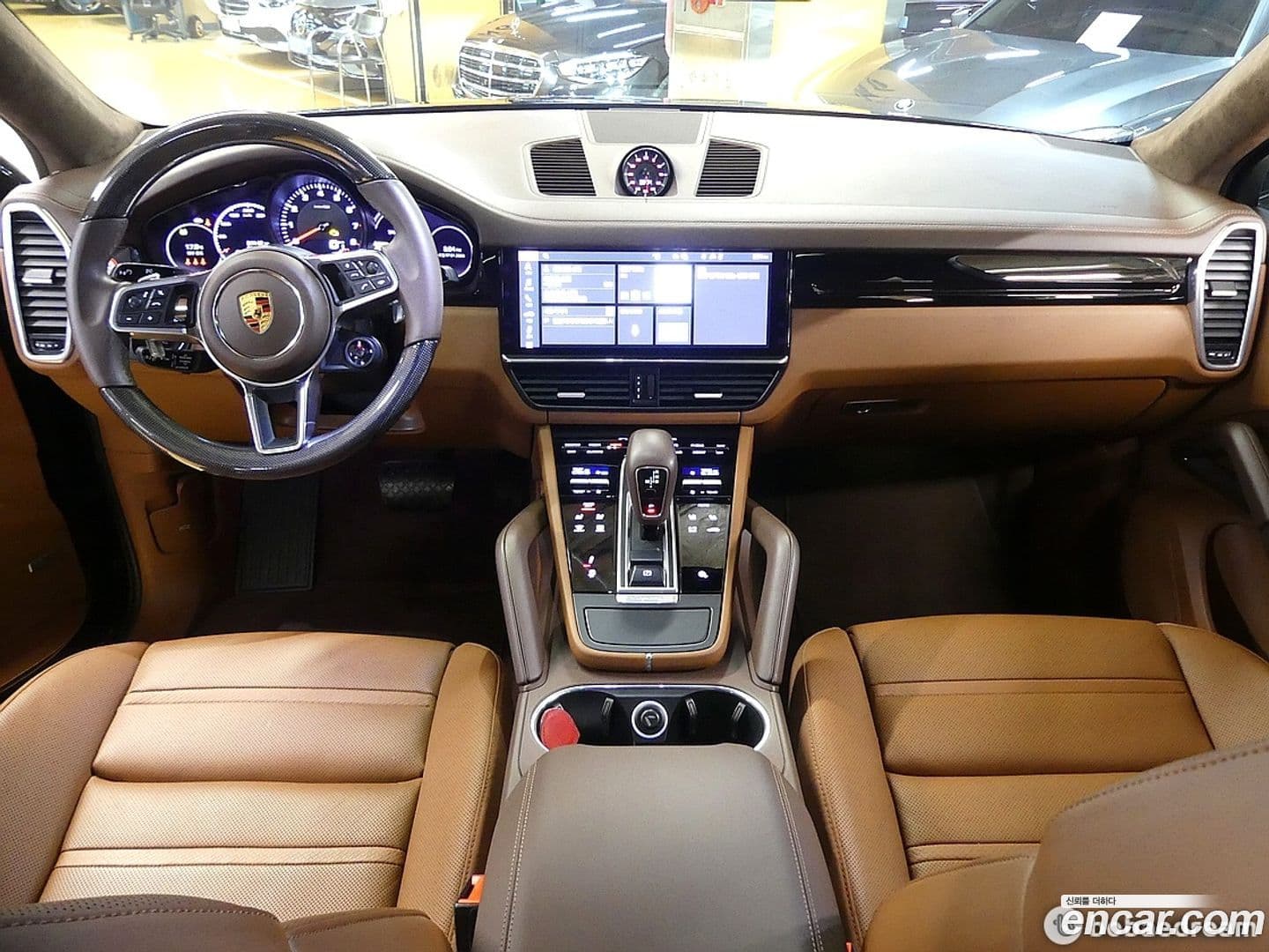 Main__Slider__Photo:Cayenne Porsche 2021.2-6