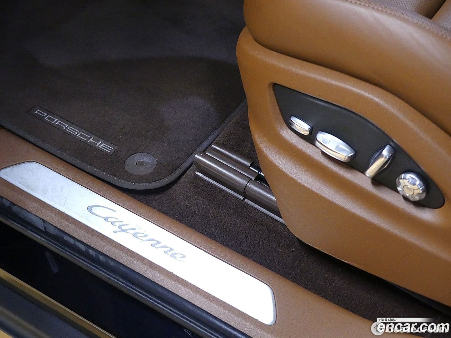 Main__Slider__Photo:Cayenne Porsche 2021.2-12