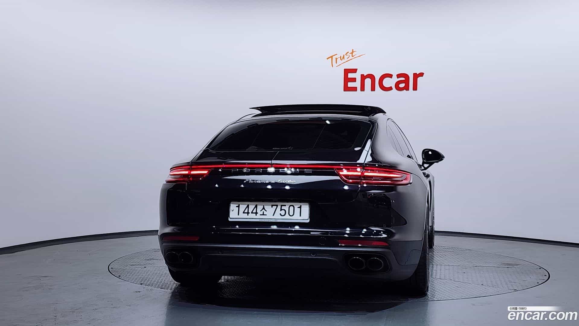 Panamera Porsche 2020.3-OUTER-004