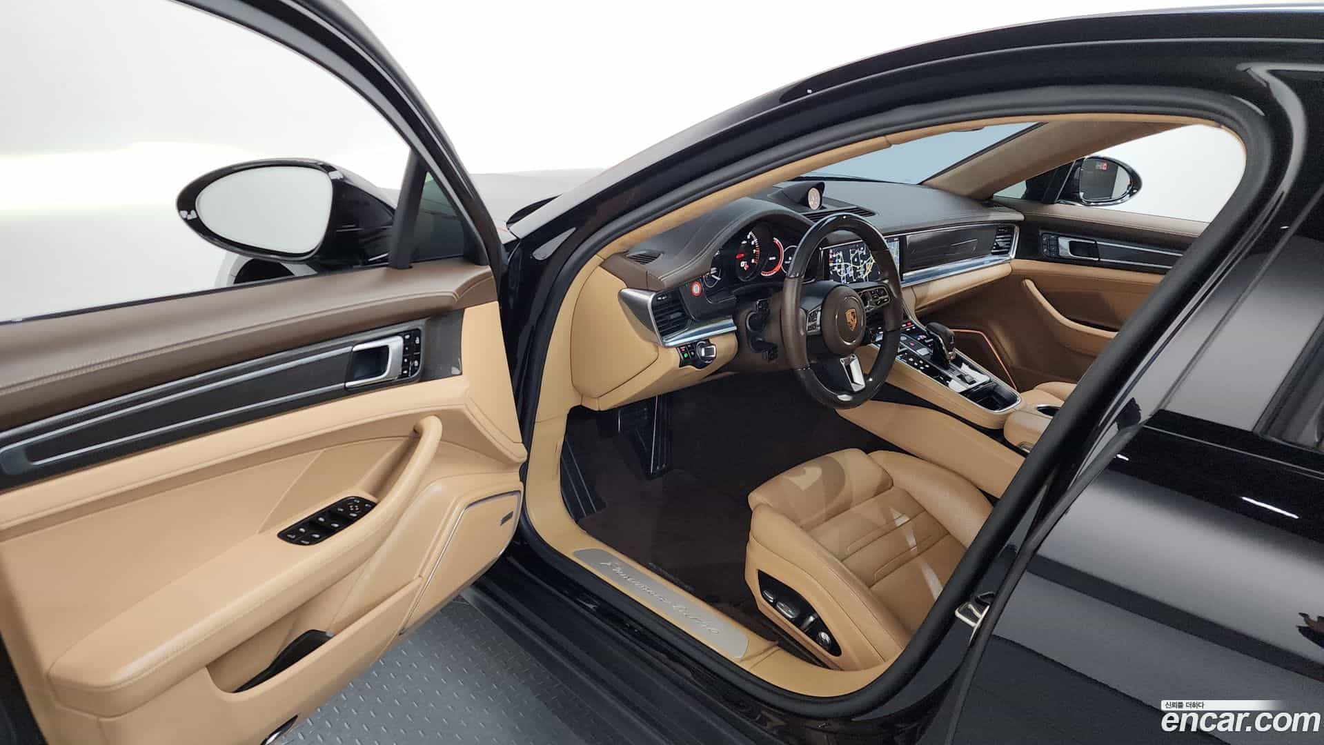 Panamera Porsche 2020.3-INNER-010