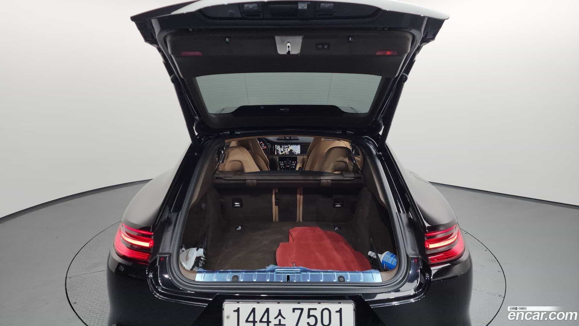 Panamera Porsche 2020.3-OPTION-024