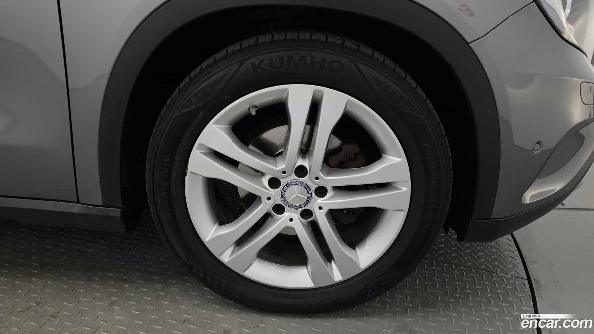 GLA-Class Mercedes-Benz 2015.8-OUTER-005