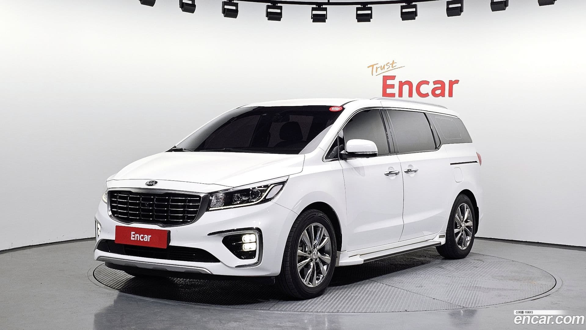 Main__Slider__Photo:Canival Kia 2019.6-0