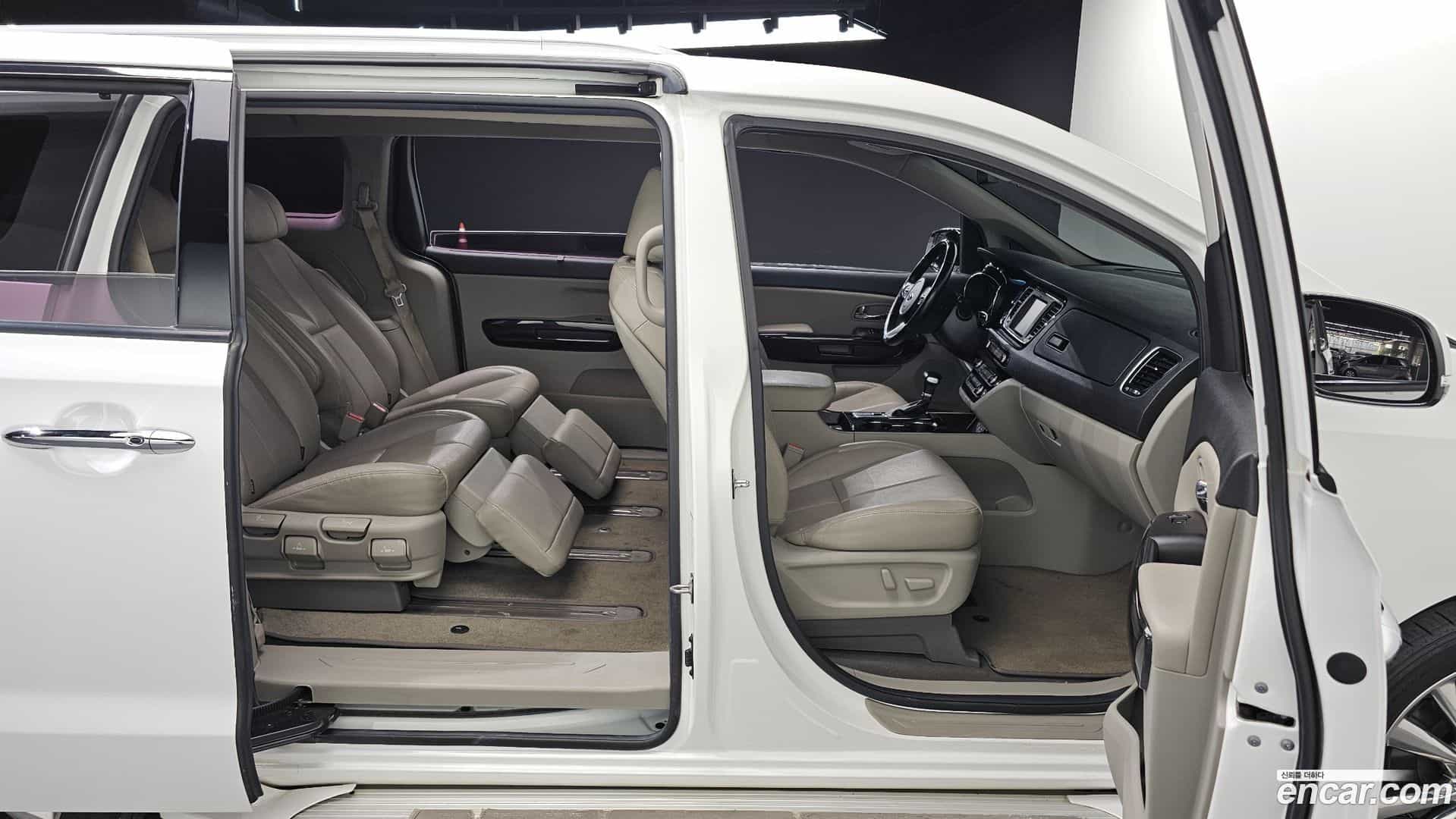 Canival Kia 2019.6-OPTION-015